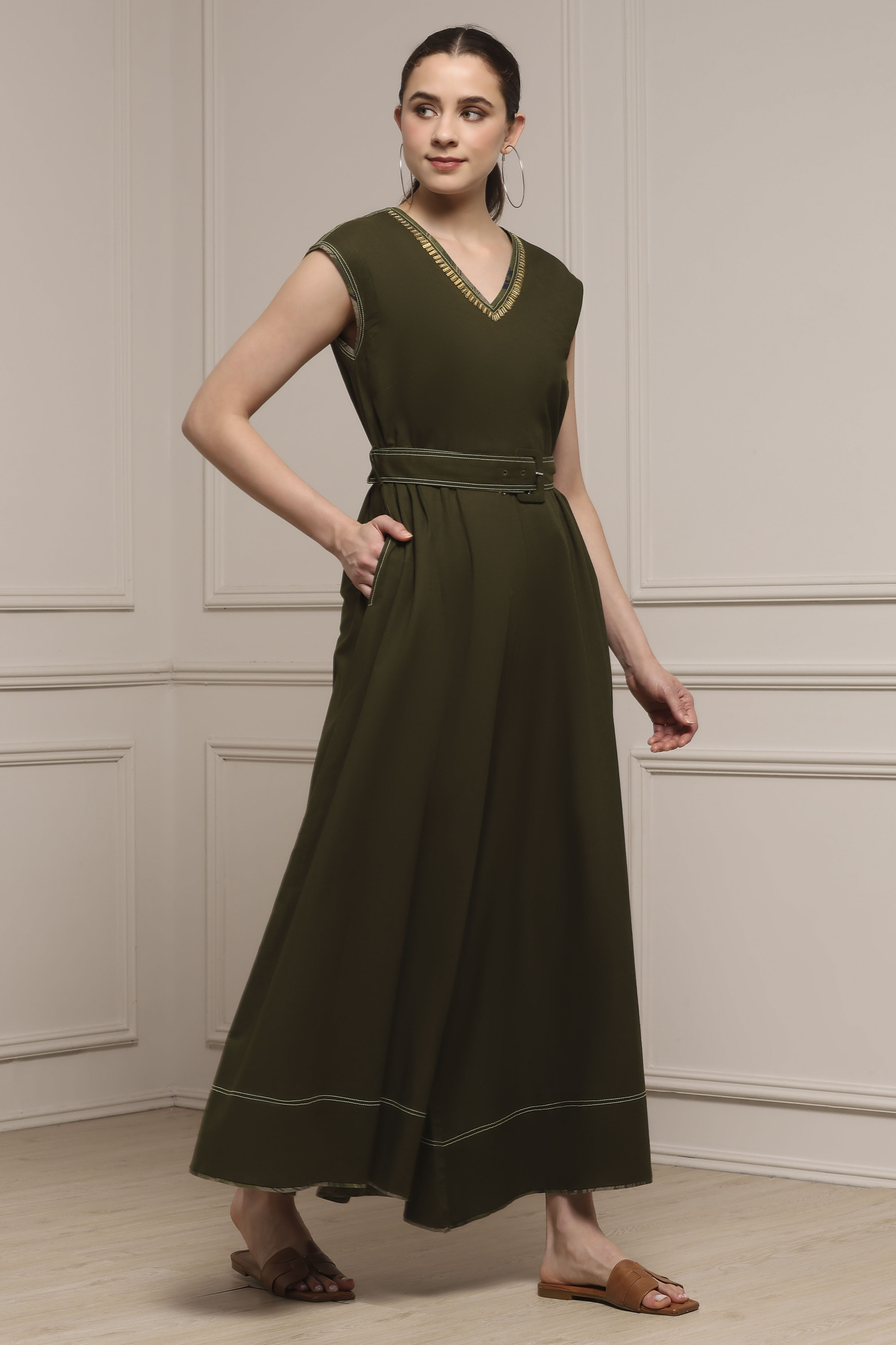 Olive Green Cotton Straight Solid Jumpsuit image number 4