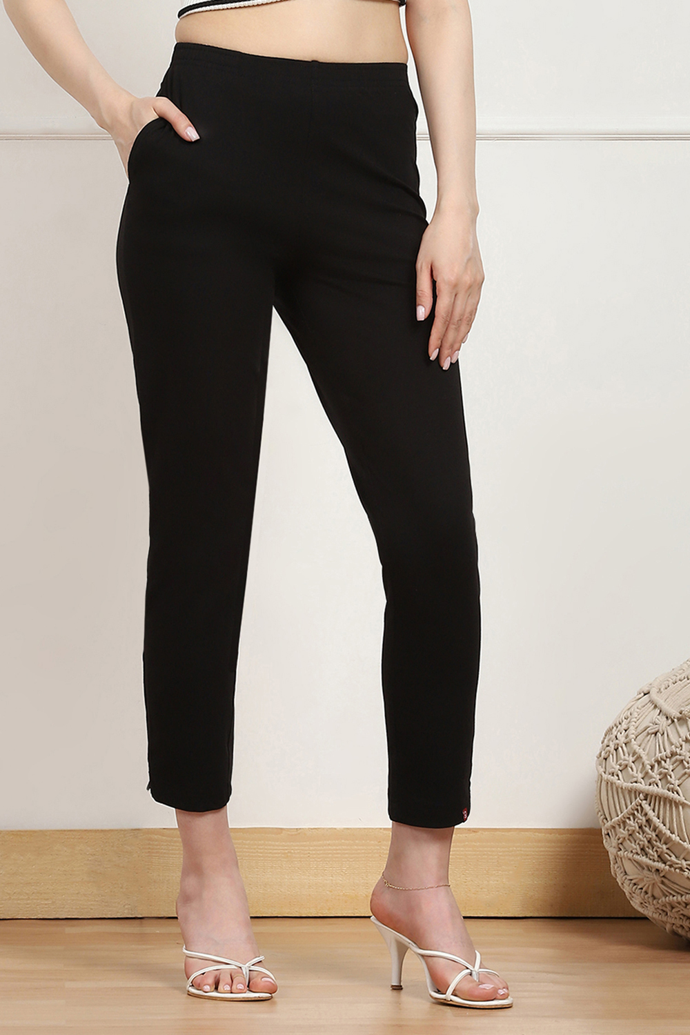 White Cotton Blend Pants image number 3