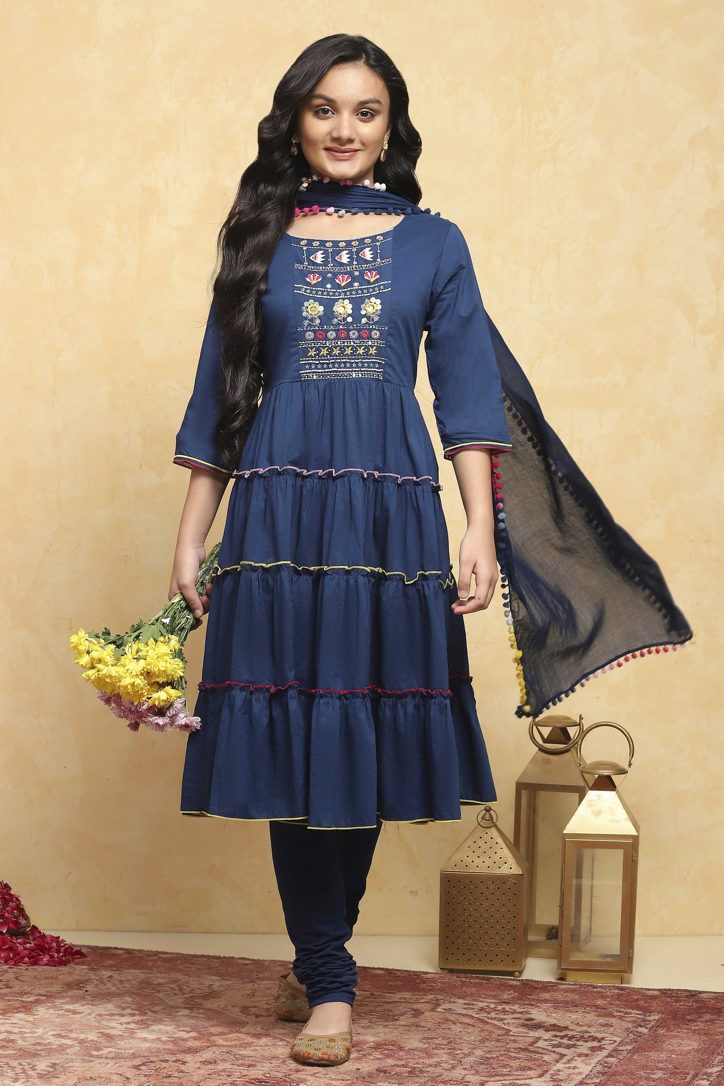 Green Cotton Tiered Solid Suit Set image number 0