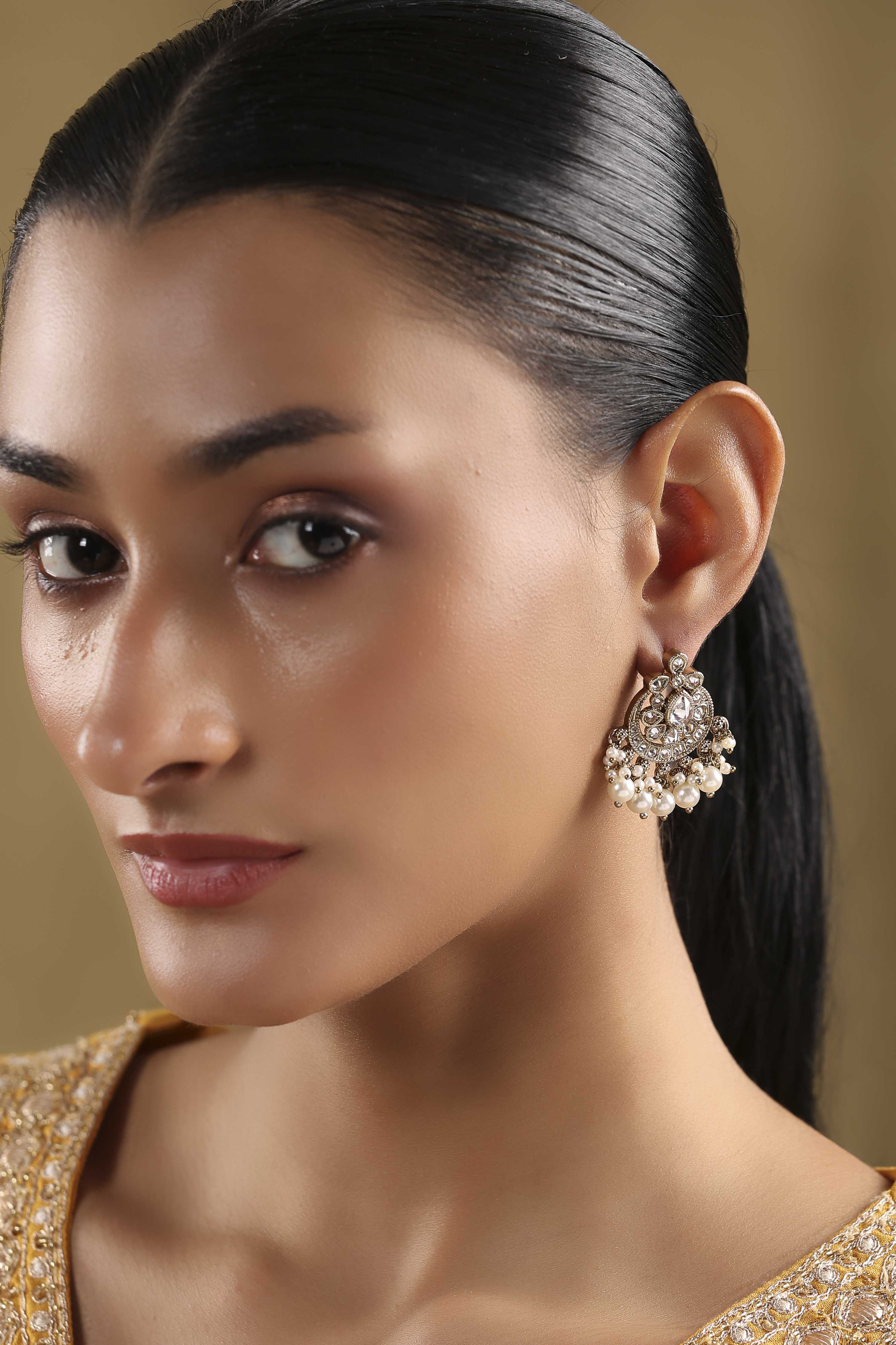 White Pearl Earrings image number 3