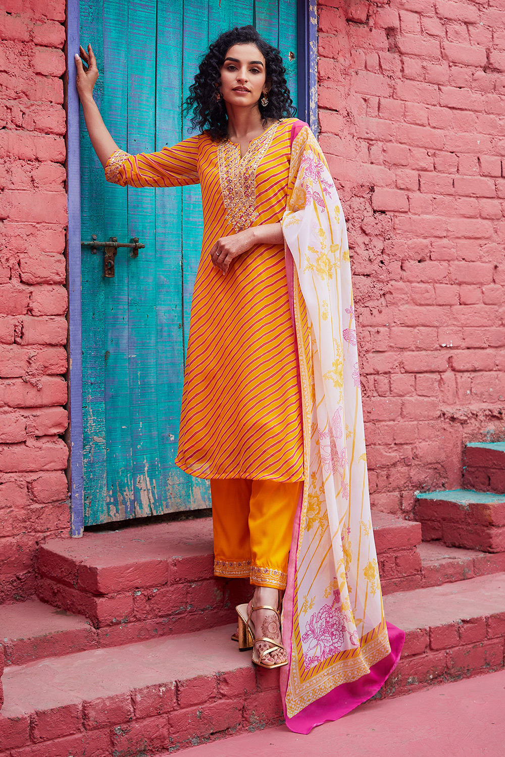 Yellow Viscose Straight Suit set image number 0