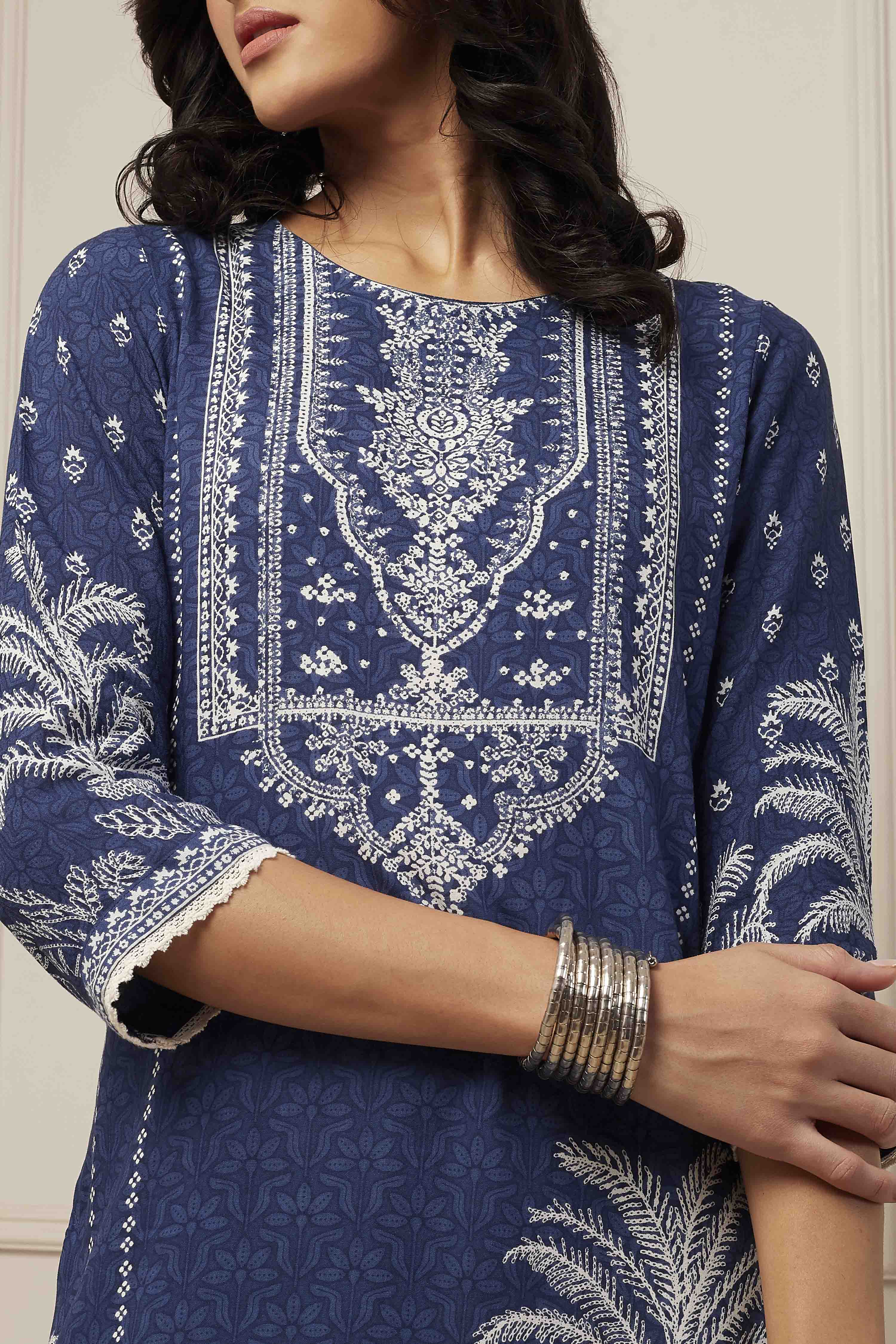 Blue Viscose Rayon Floral Printed Straight Kurta image number 1