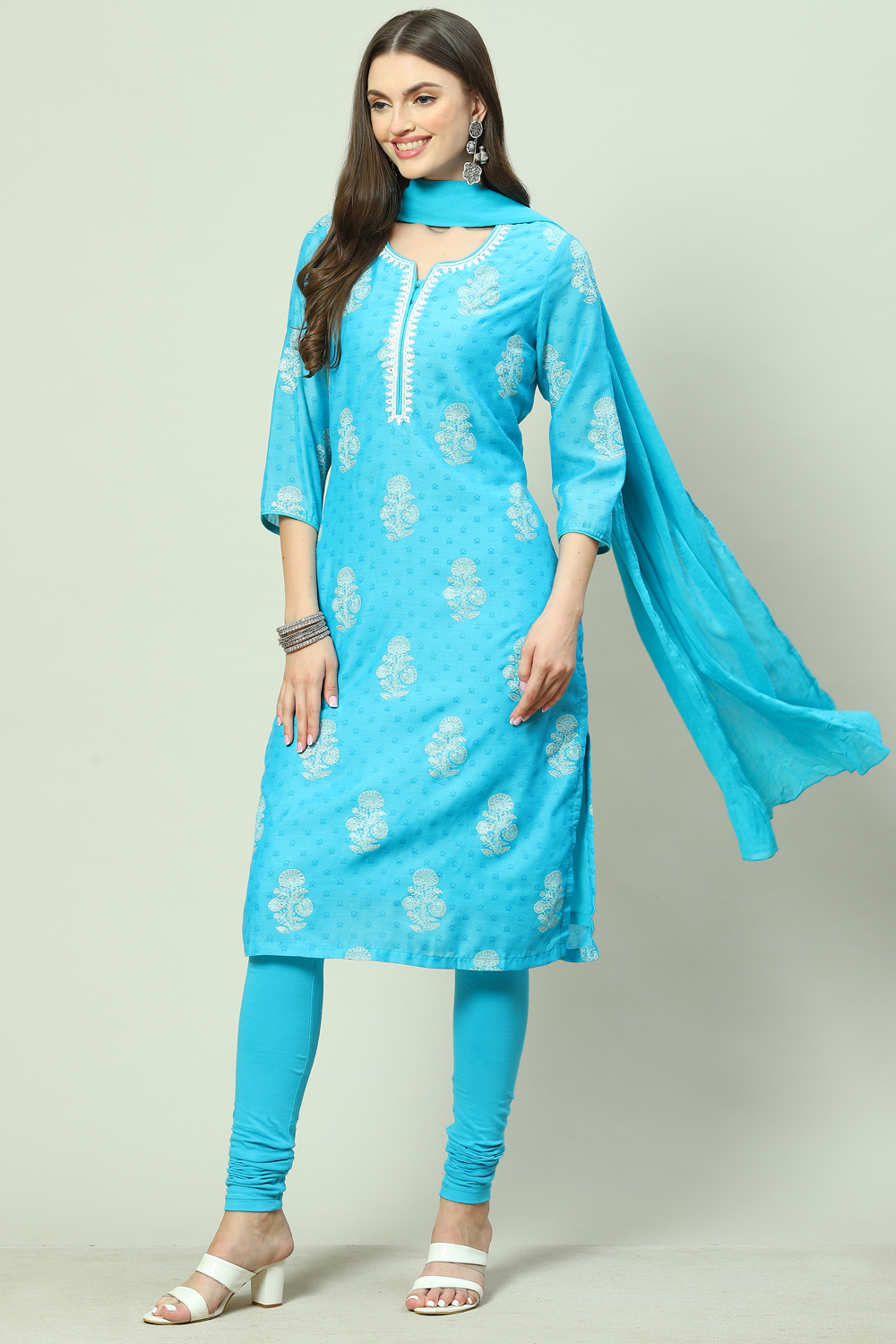 Peach Straight Kurta Churidar Suit Set image number 5