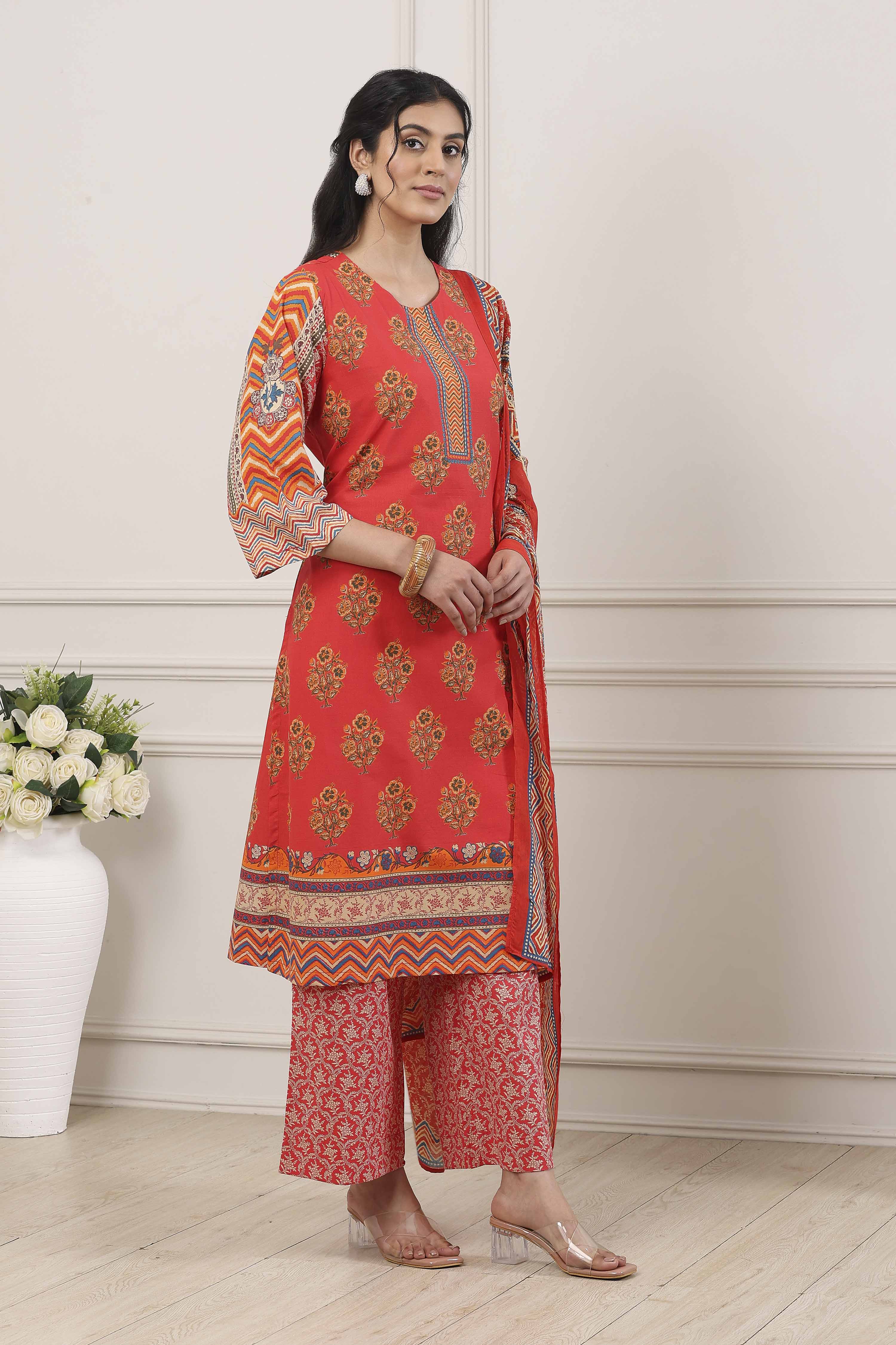 Red Cotton Floral Motifs Straight Suit Set image number 5