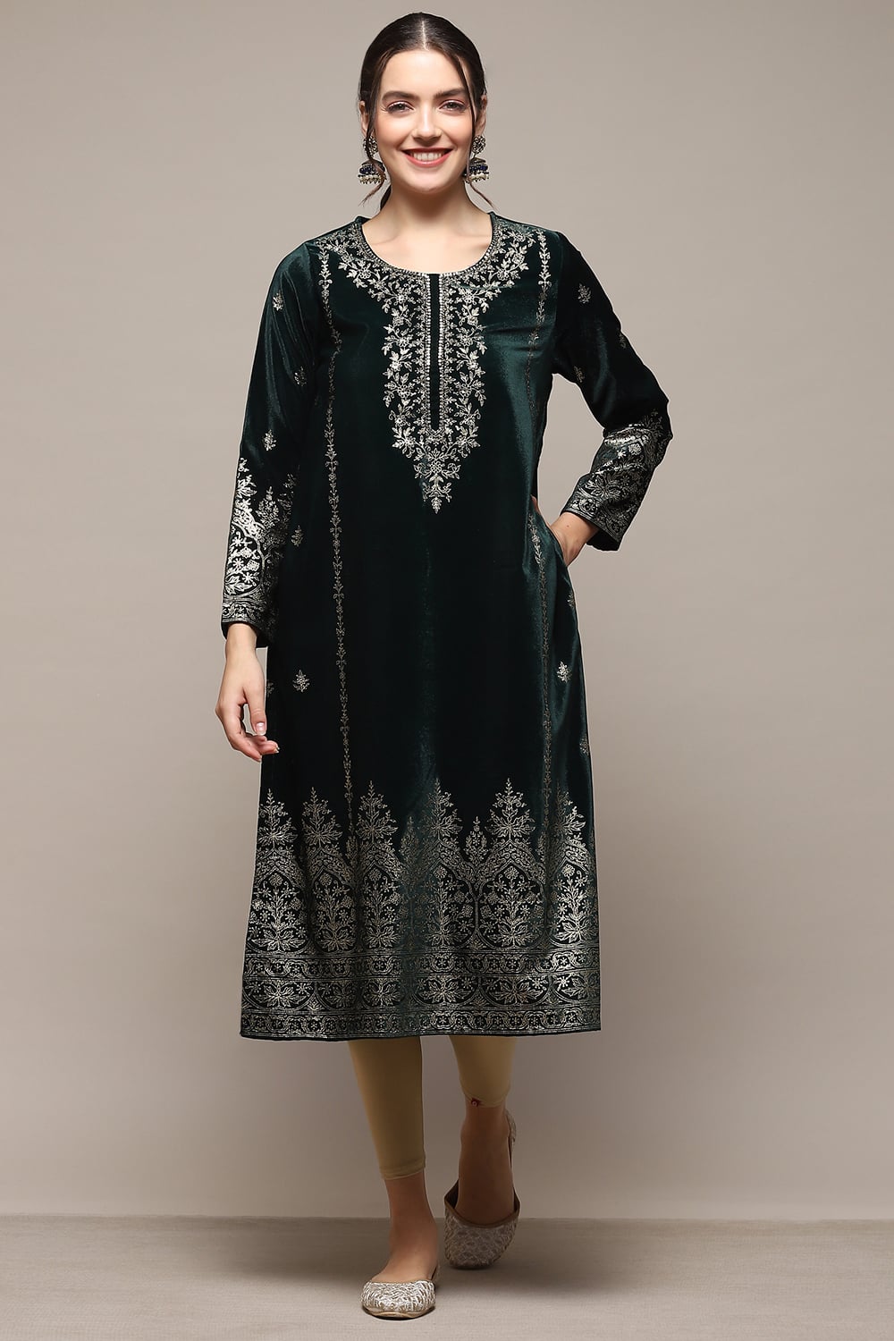 Maroon Poly Velvet Printed Straight Kurta image number 5
