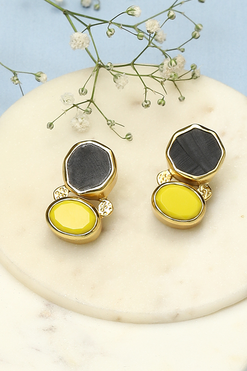 Yellow Black Brass Earrings image number 0