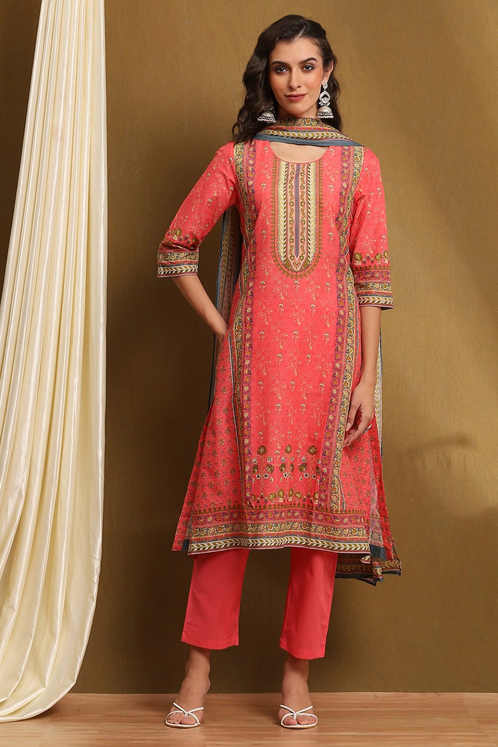 Moss Green Cotton Floral Printed Straight Suit Set image number 6