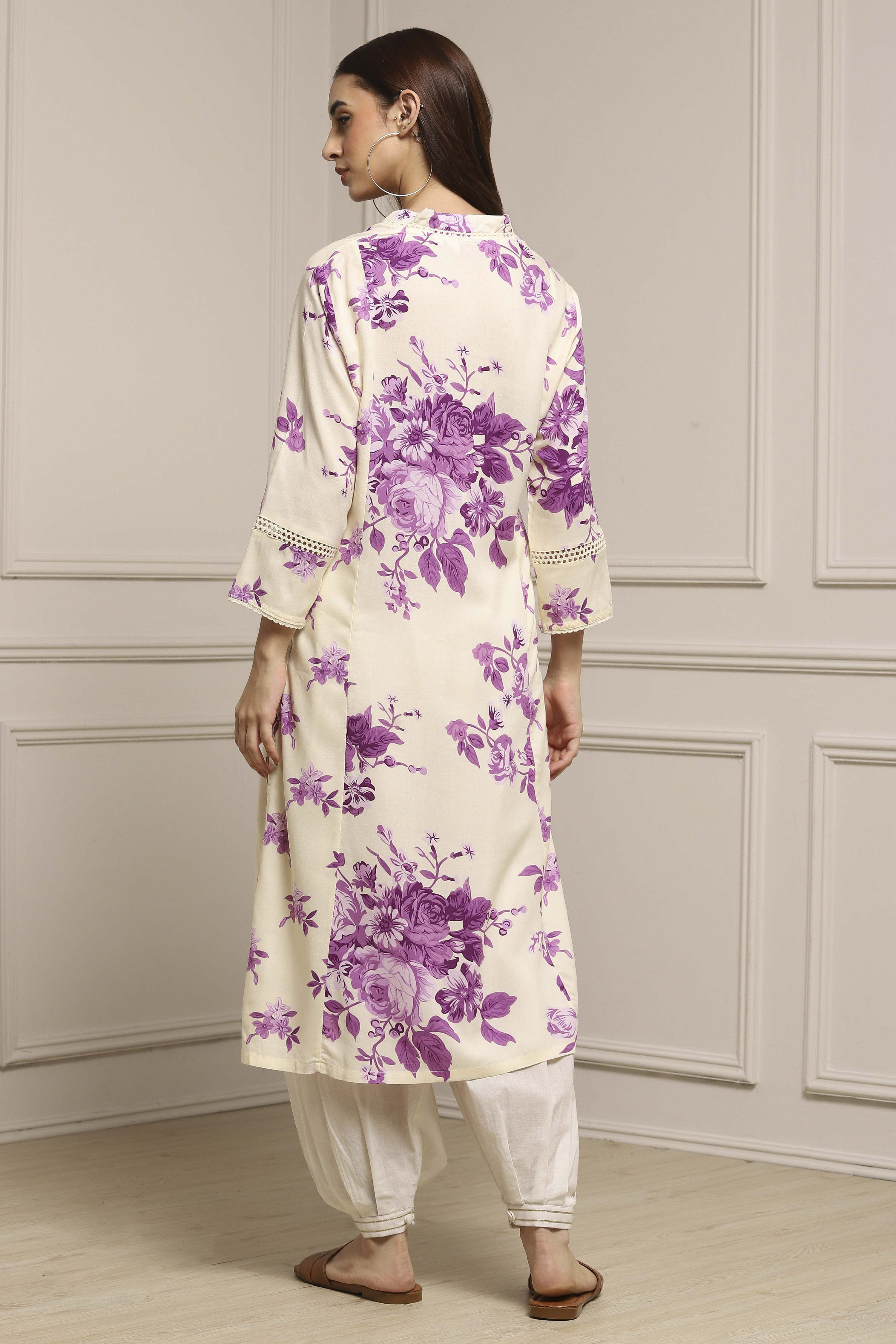 White and Pink Printed Straight Kurta image number 3