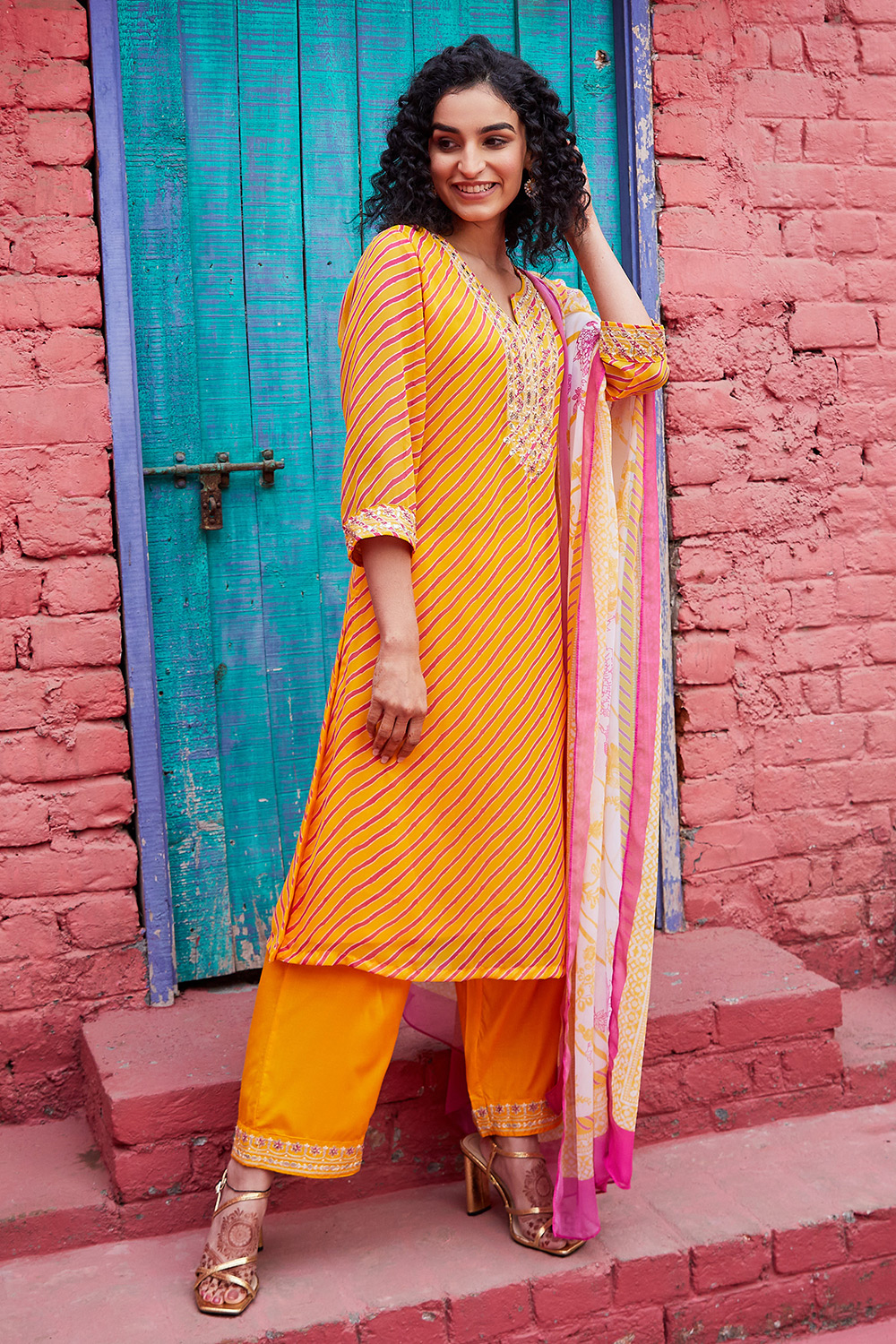 Yellow Viscose Straight Suit set image number 8