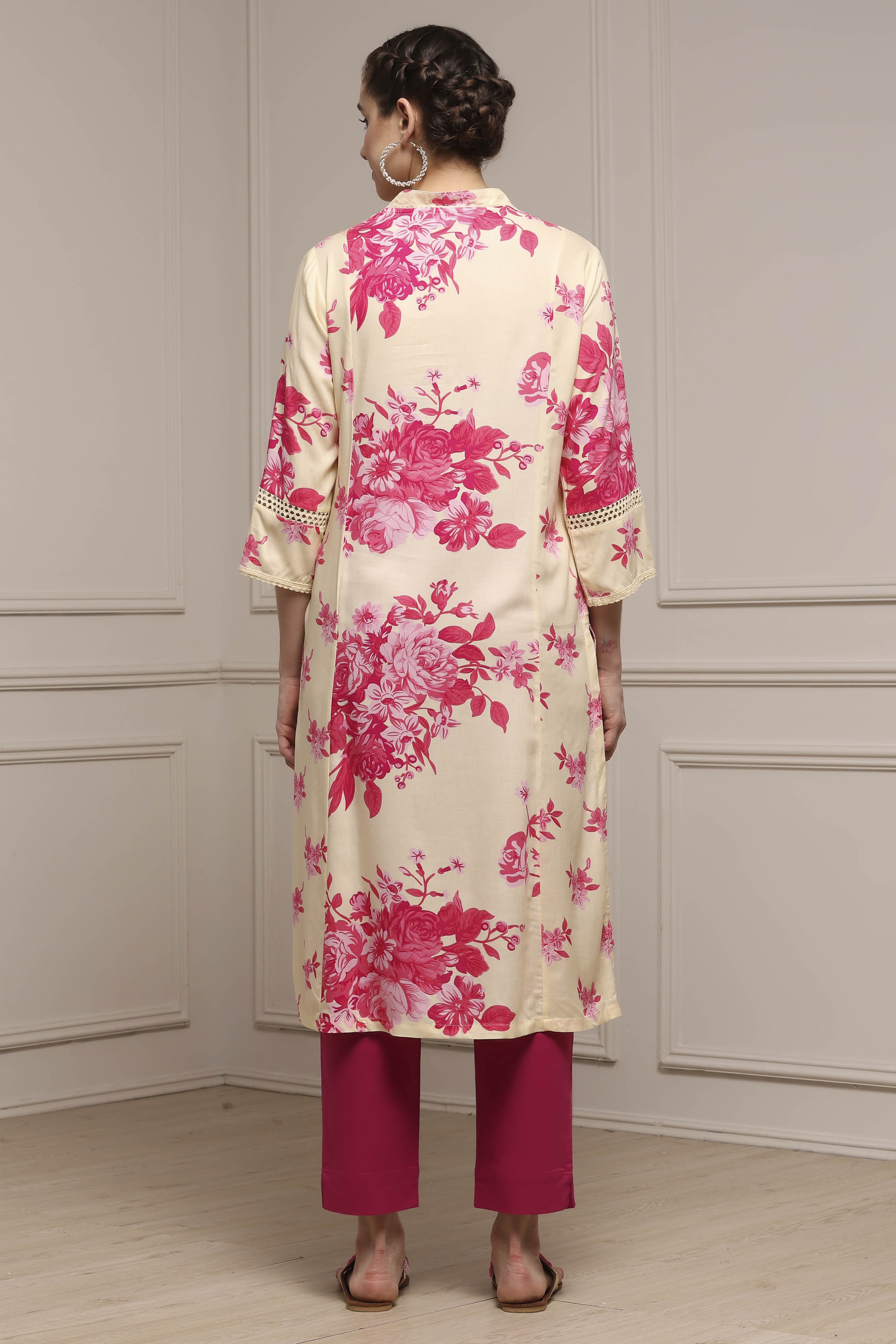 White and Pink Printed Straight Kurta image number 3