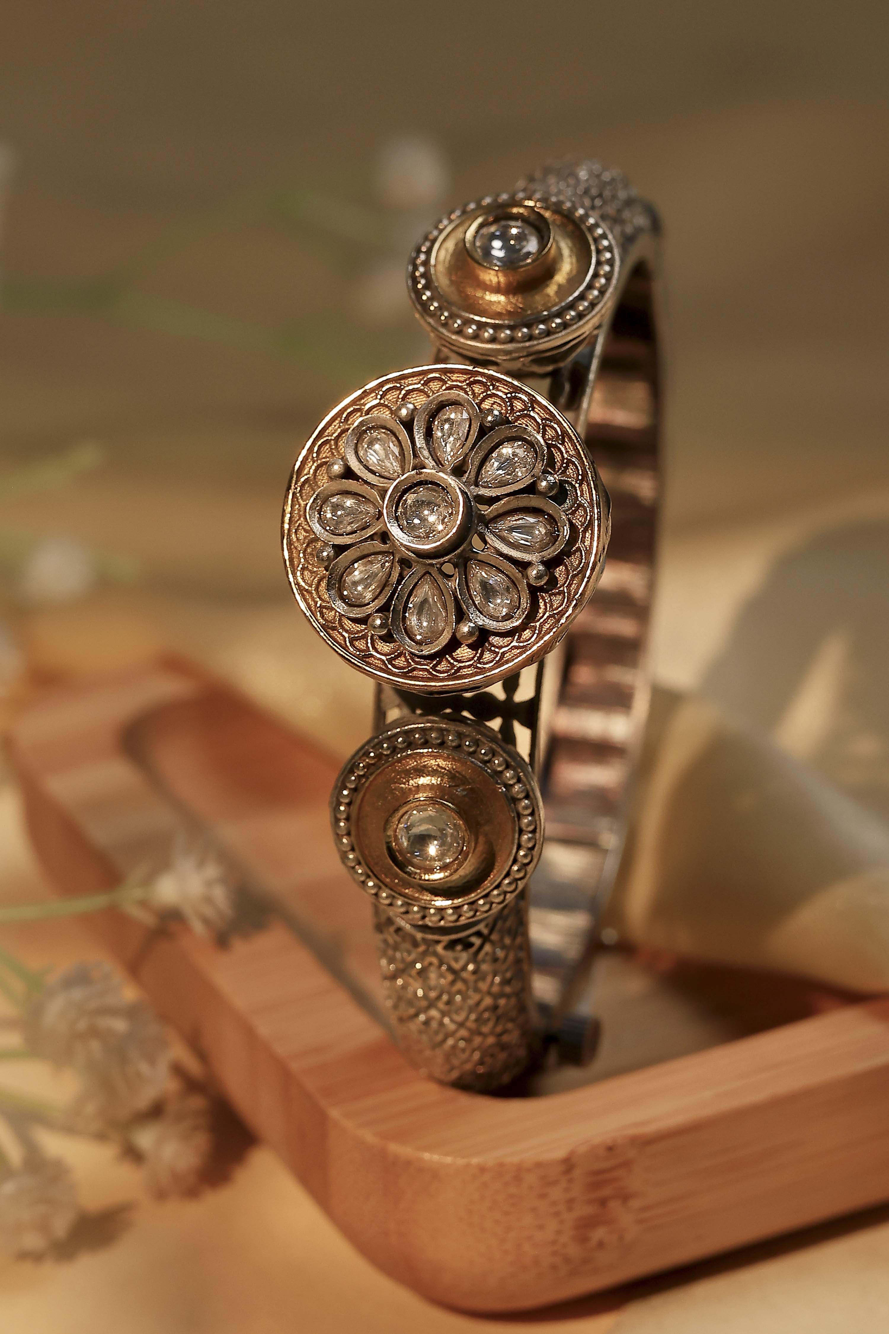 Oxid Gold Brass Bangles image number 0