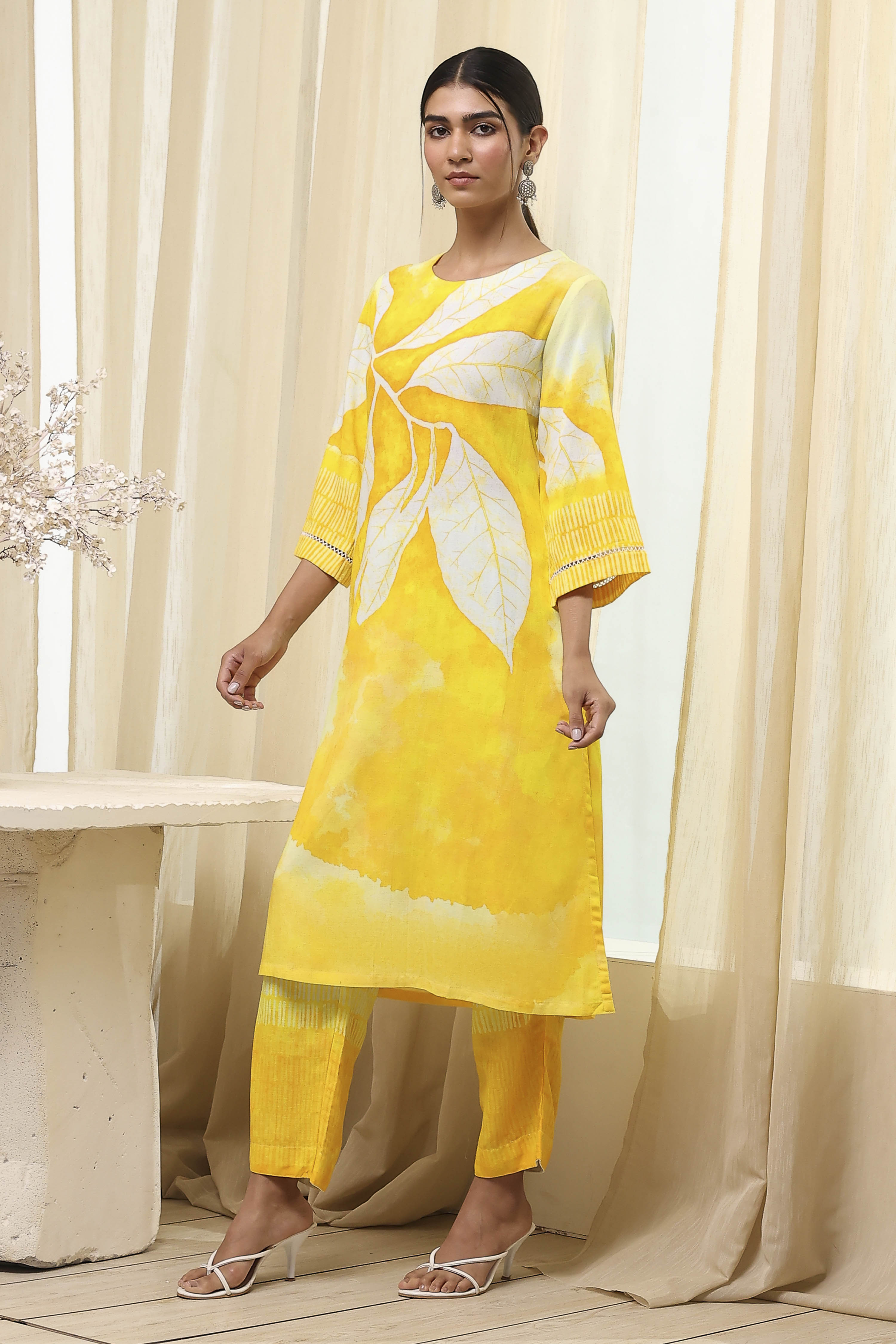 Turquoise Floral Printed Straight Kurta Set image number 3