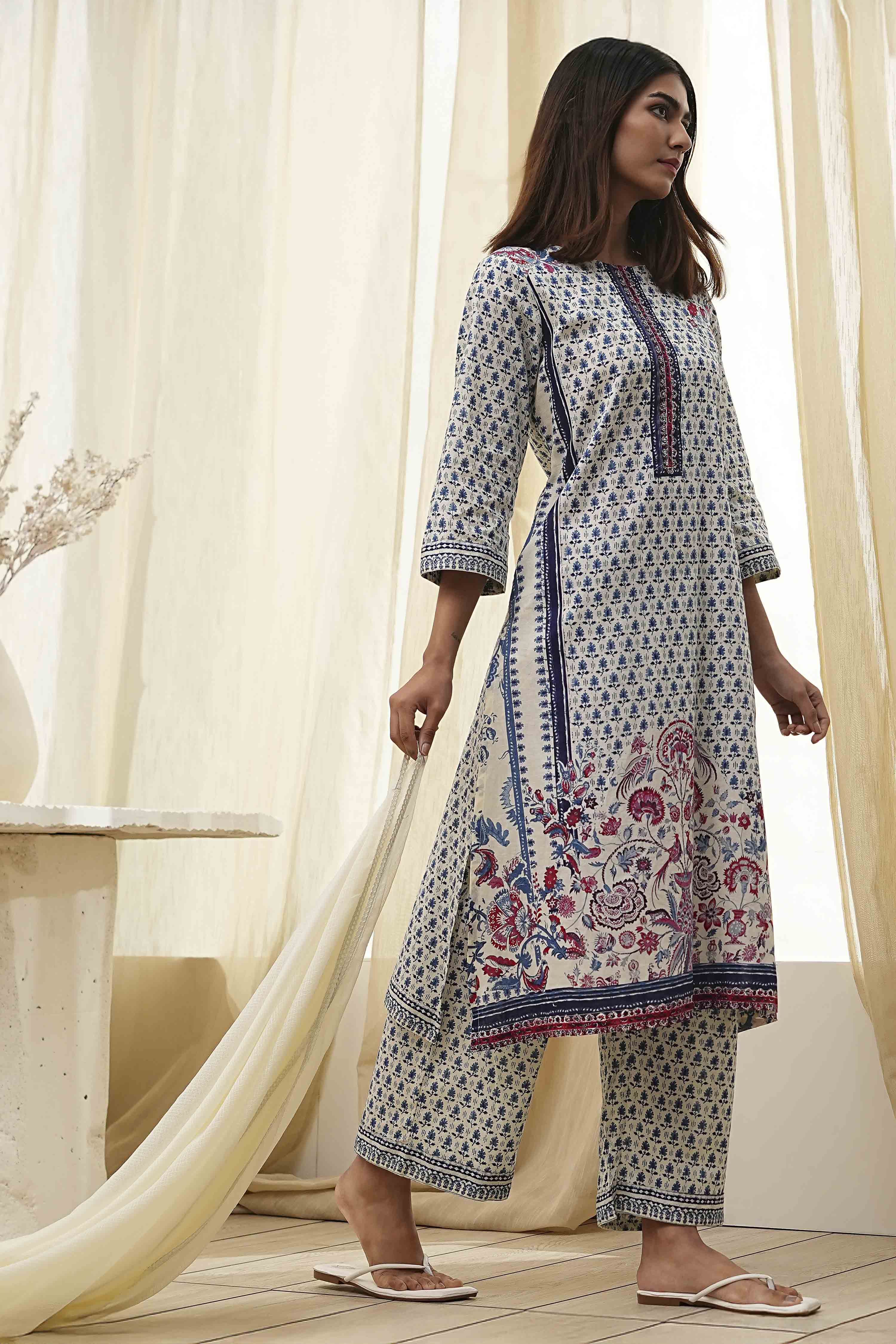 Off-White Cotton Printed Straight Suit Set image number 5