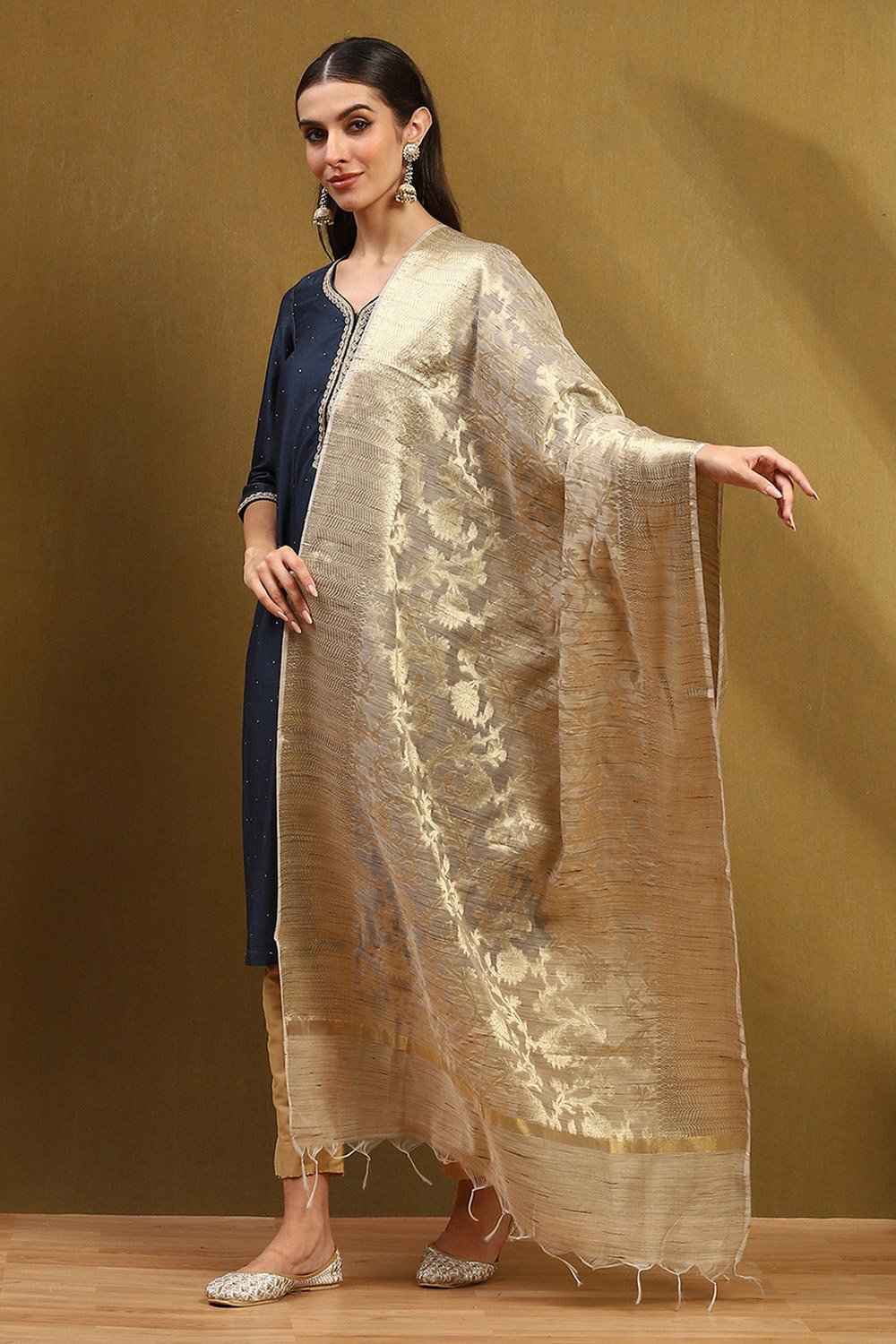 Chalk Grey Poly Silk Floral Yarn-Dyed Dupatta image number 2