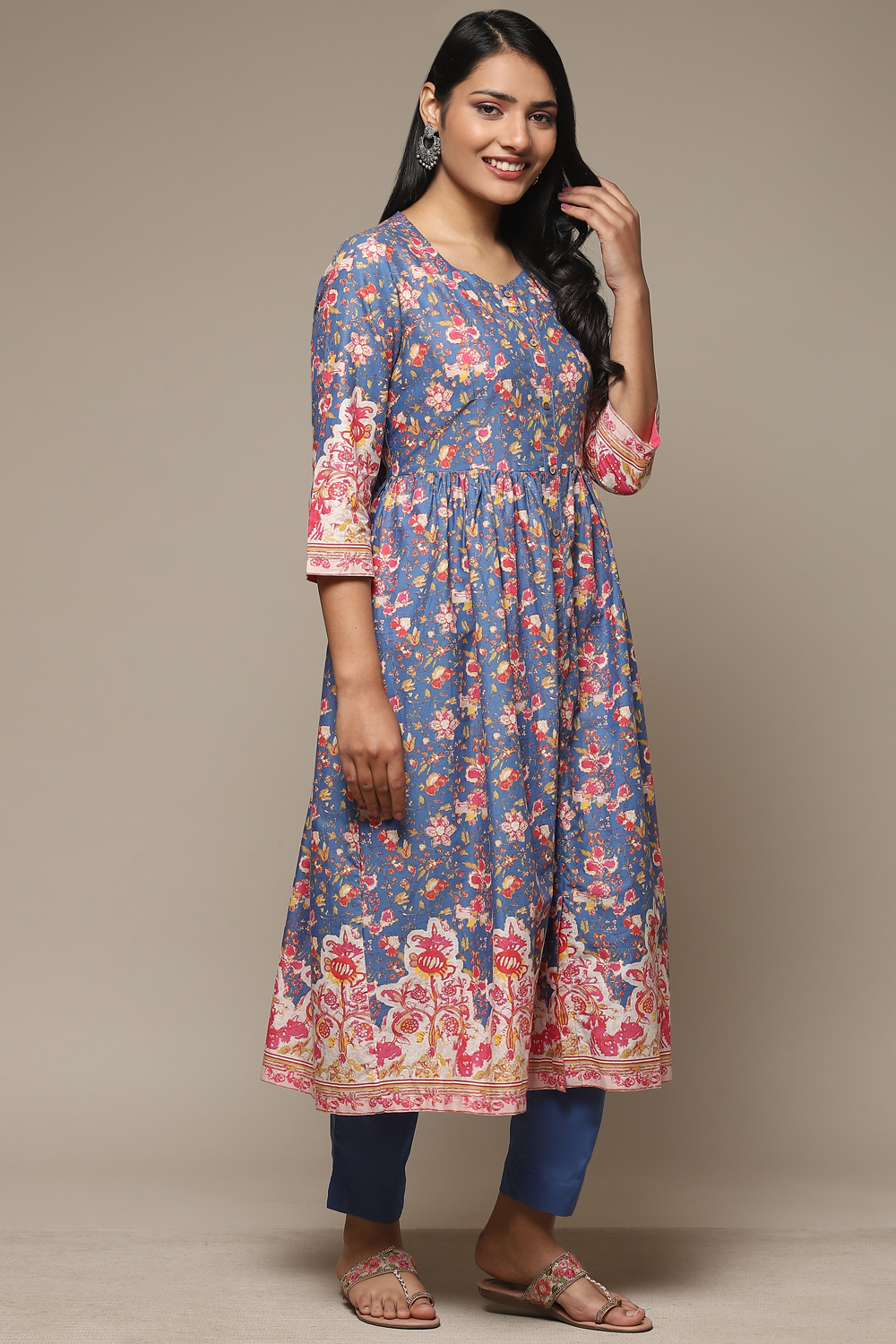 Blue Cotton Gathered Kurta Pants 2 Piece Set image number 5