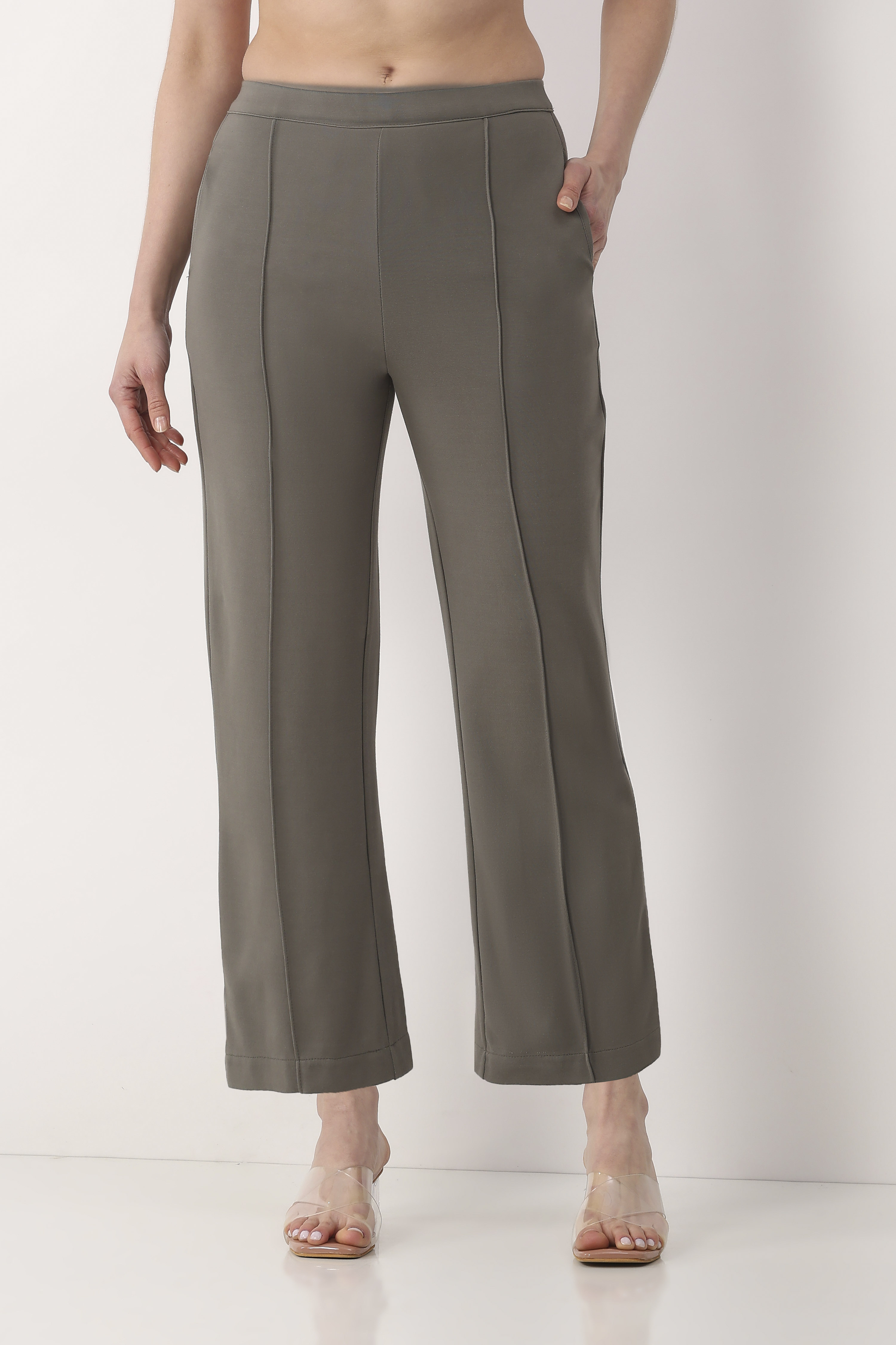 White Solid Wide Leg Pants image number 4