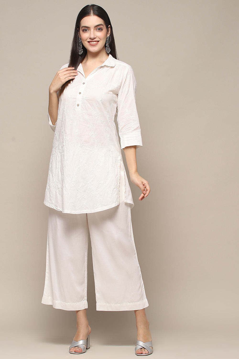 White Cotton Embroidered Straight Short Kurta image number 0