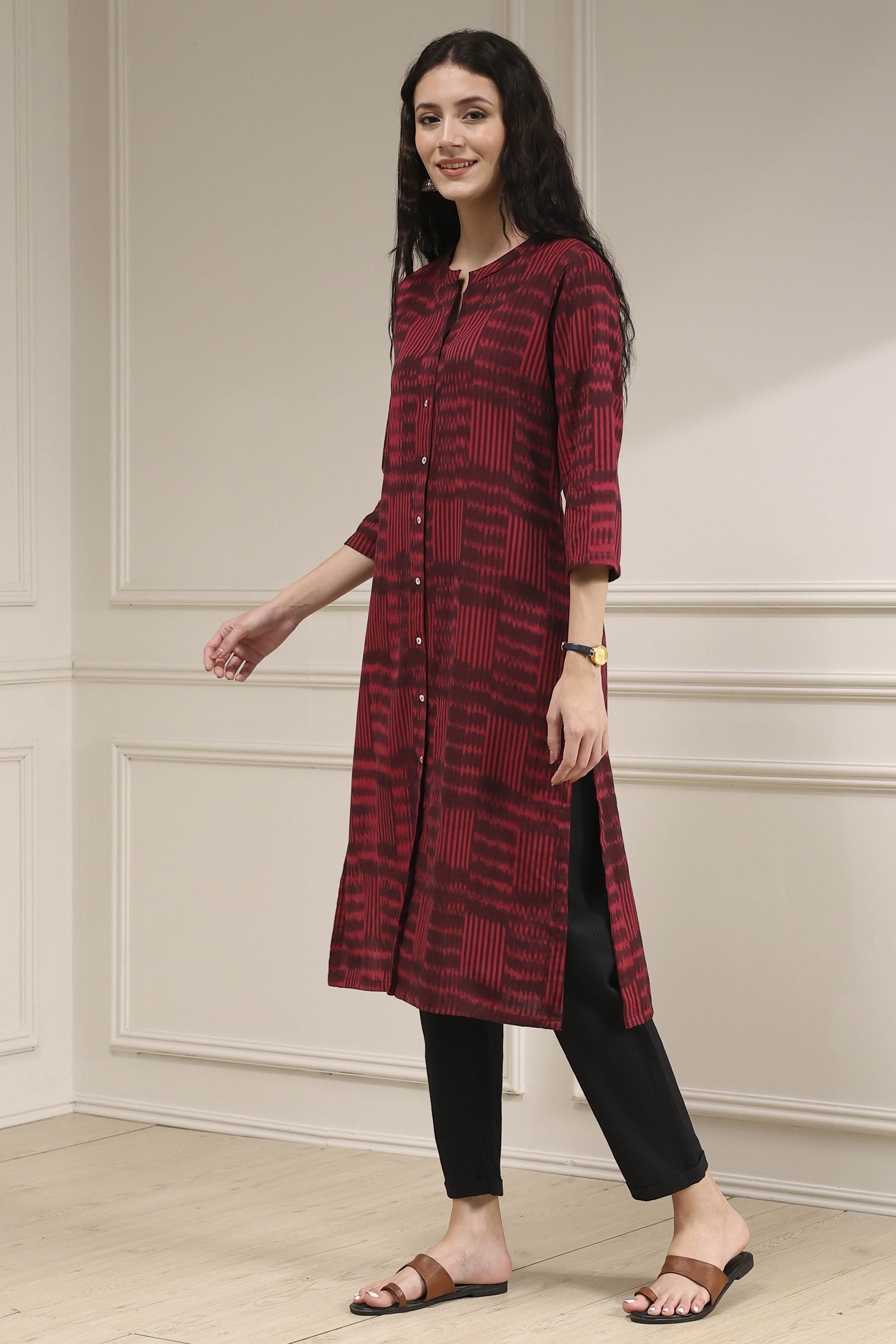 Maroon Cotton Ikat Straight Kurta image number 2