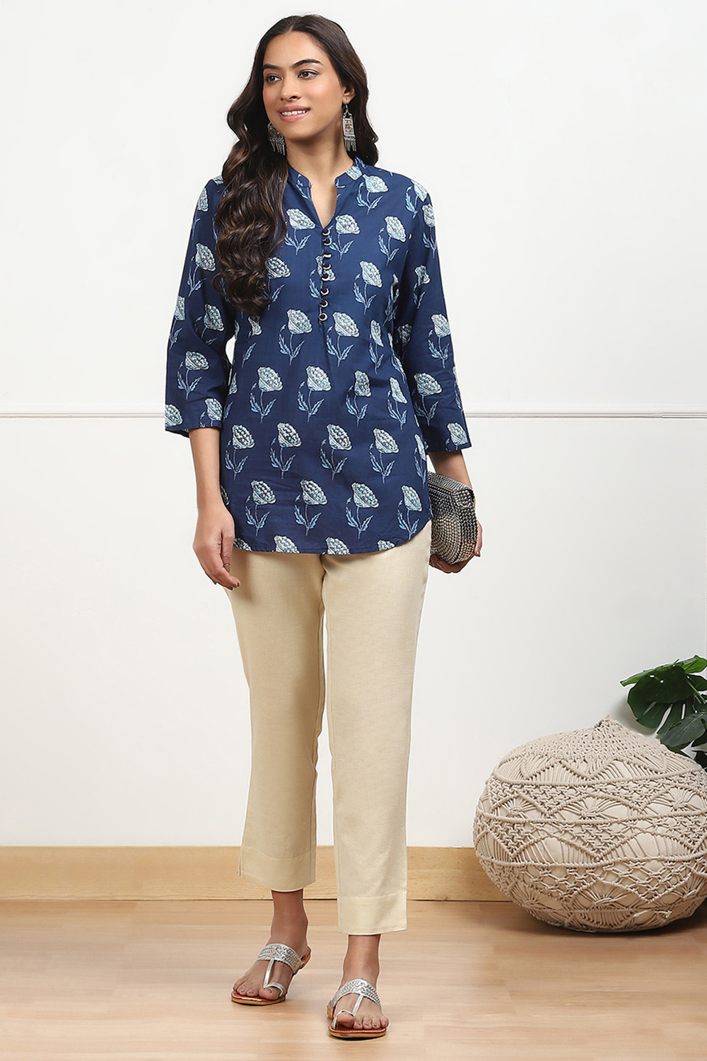 Rust Cotton Solid Regular Pants image number 0