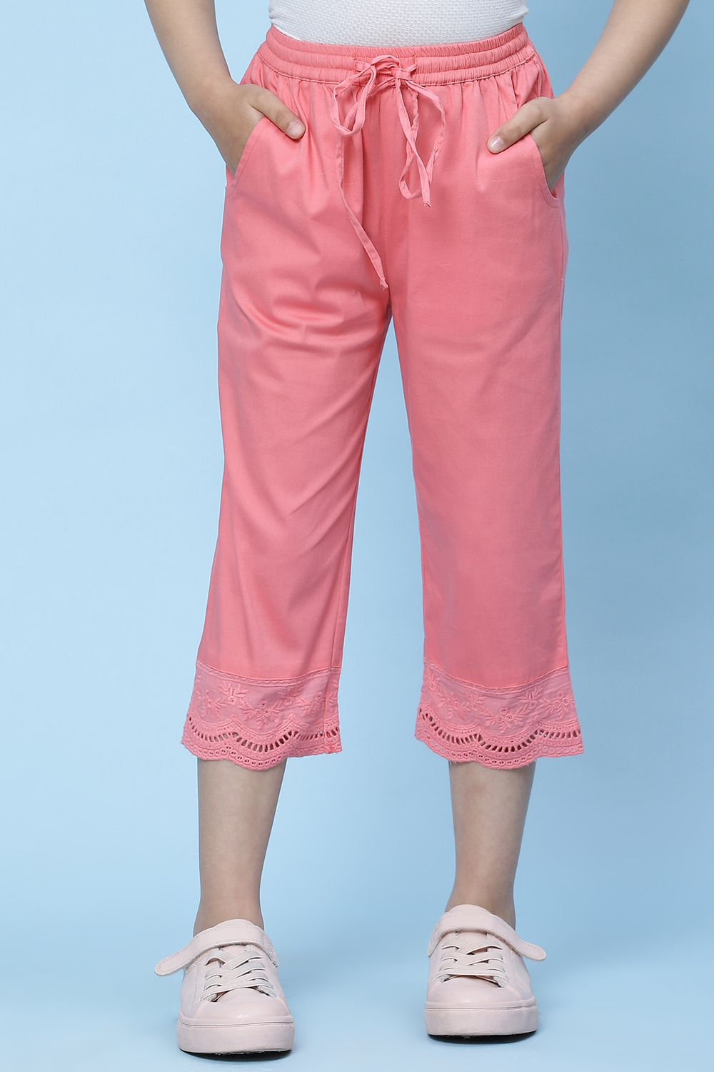 Black Cotton Solid Capri Pant image number 0