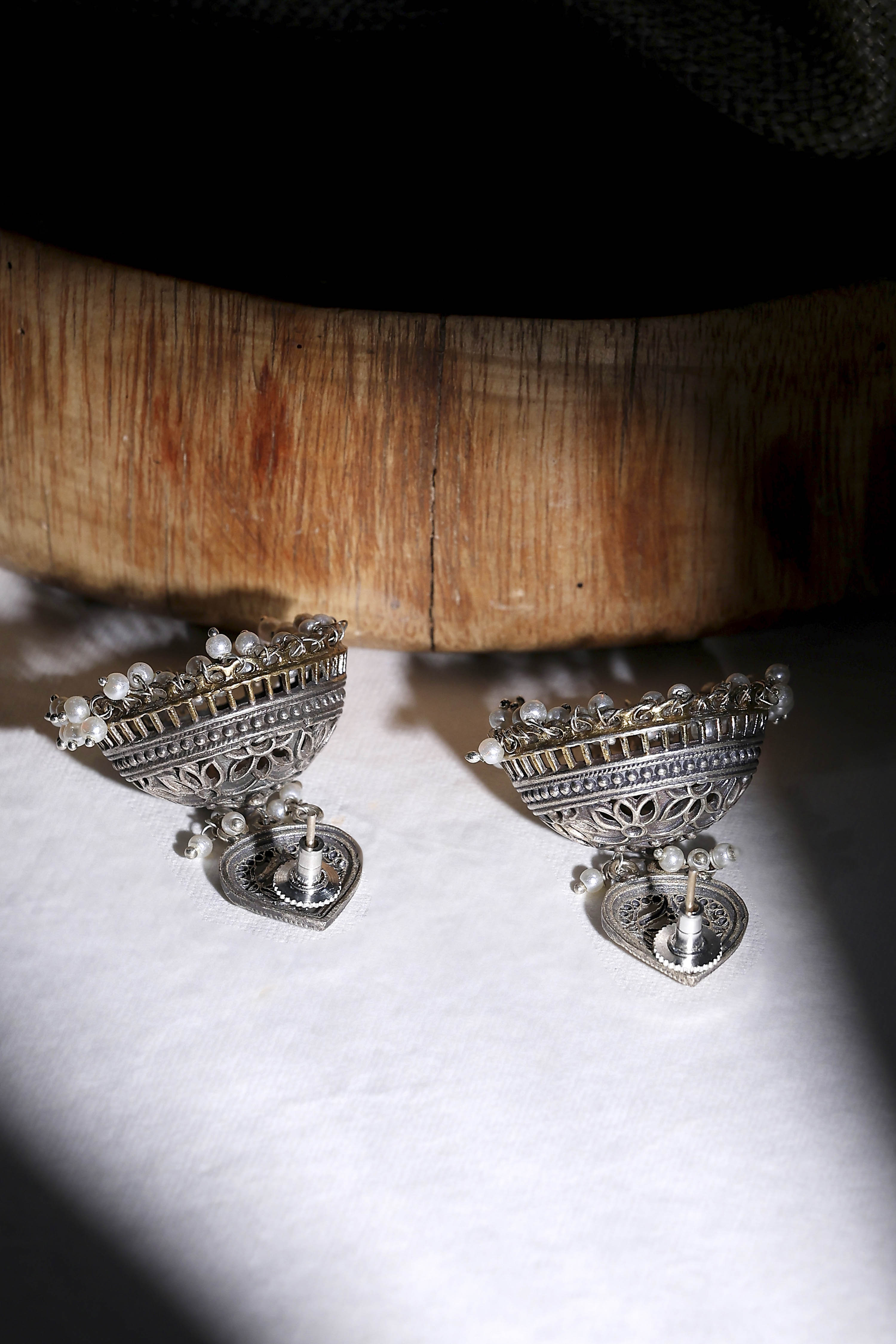 Oxid Gold Brass Jhumka image number 2