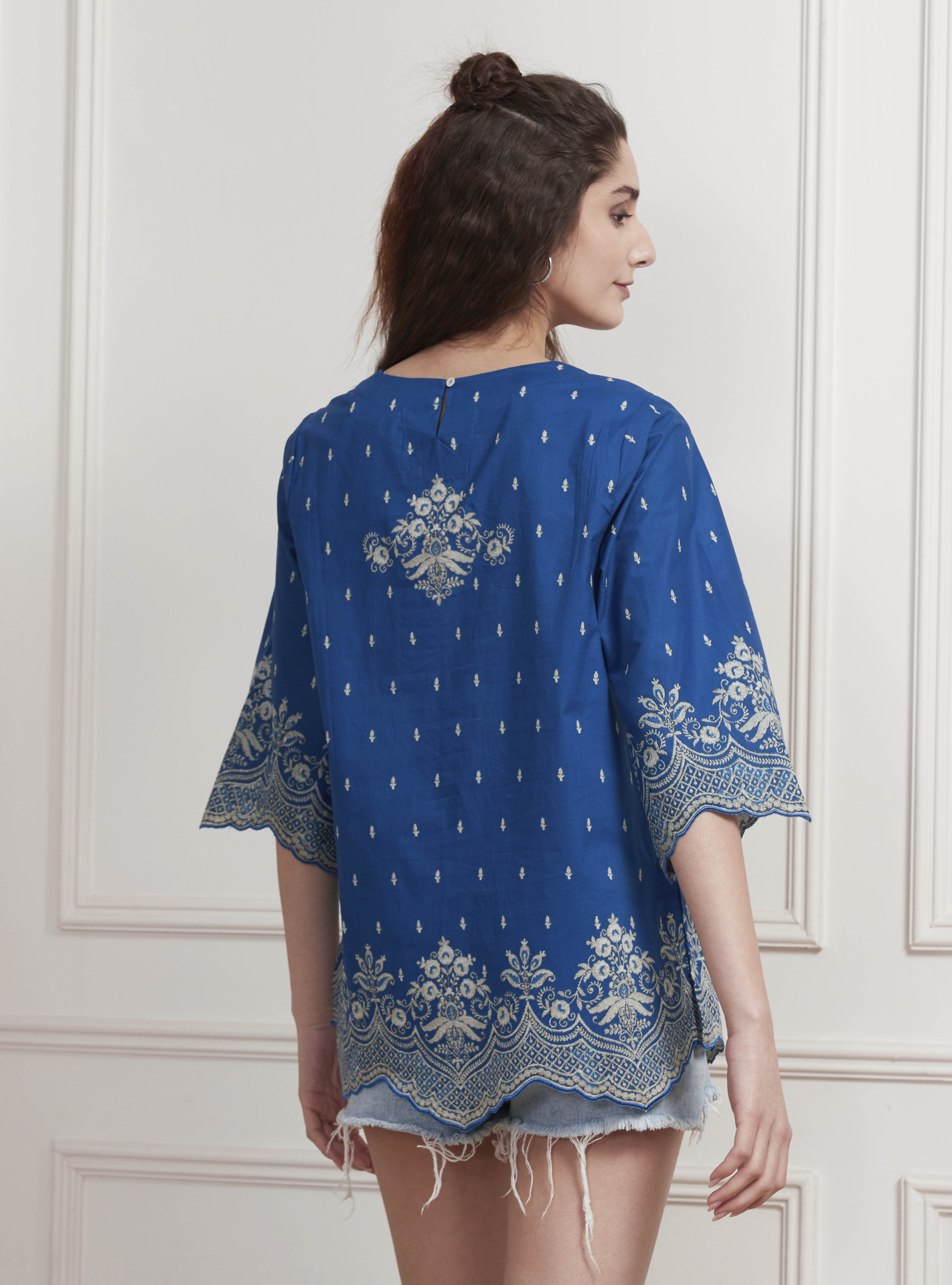 Red Cotton All-Over Floral Printed Kurti image number 3