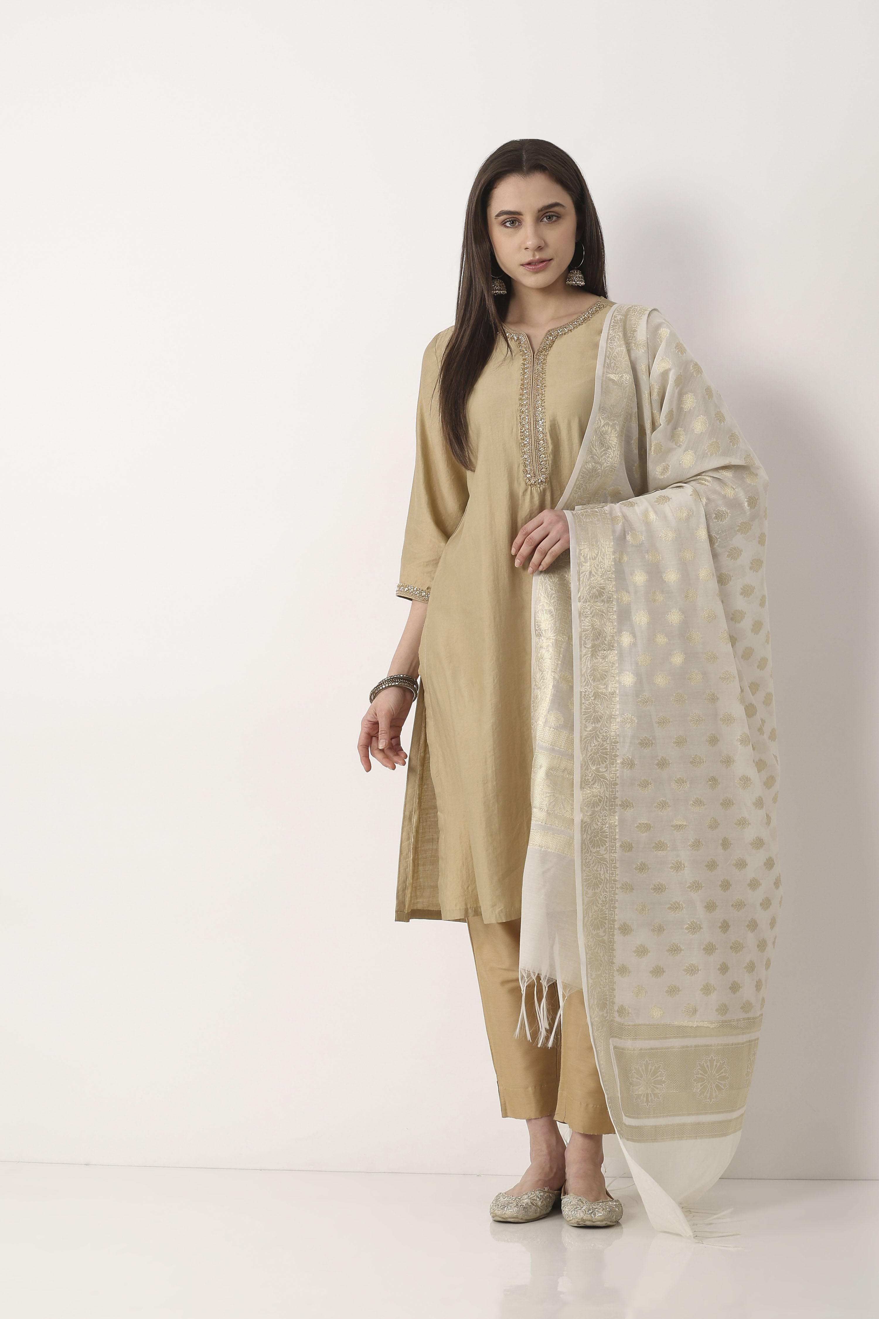 White Striped Elegant Dupatta image number 0