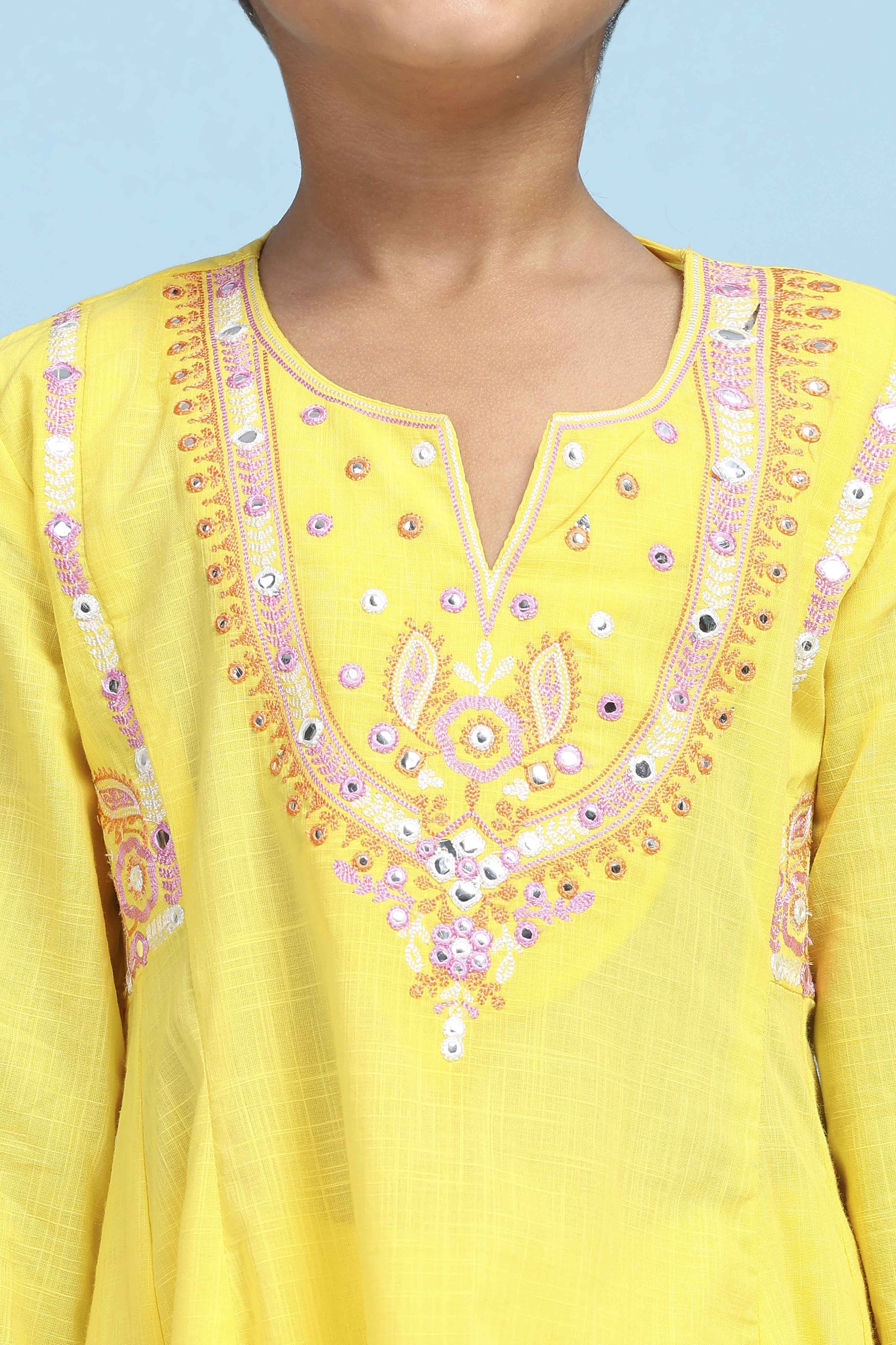 Yellow Cotton Solid A-Line Suit Set image number 1