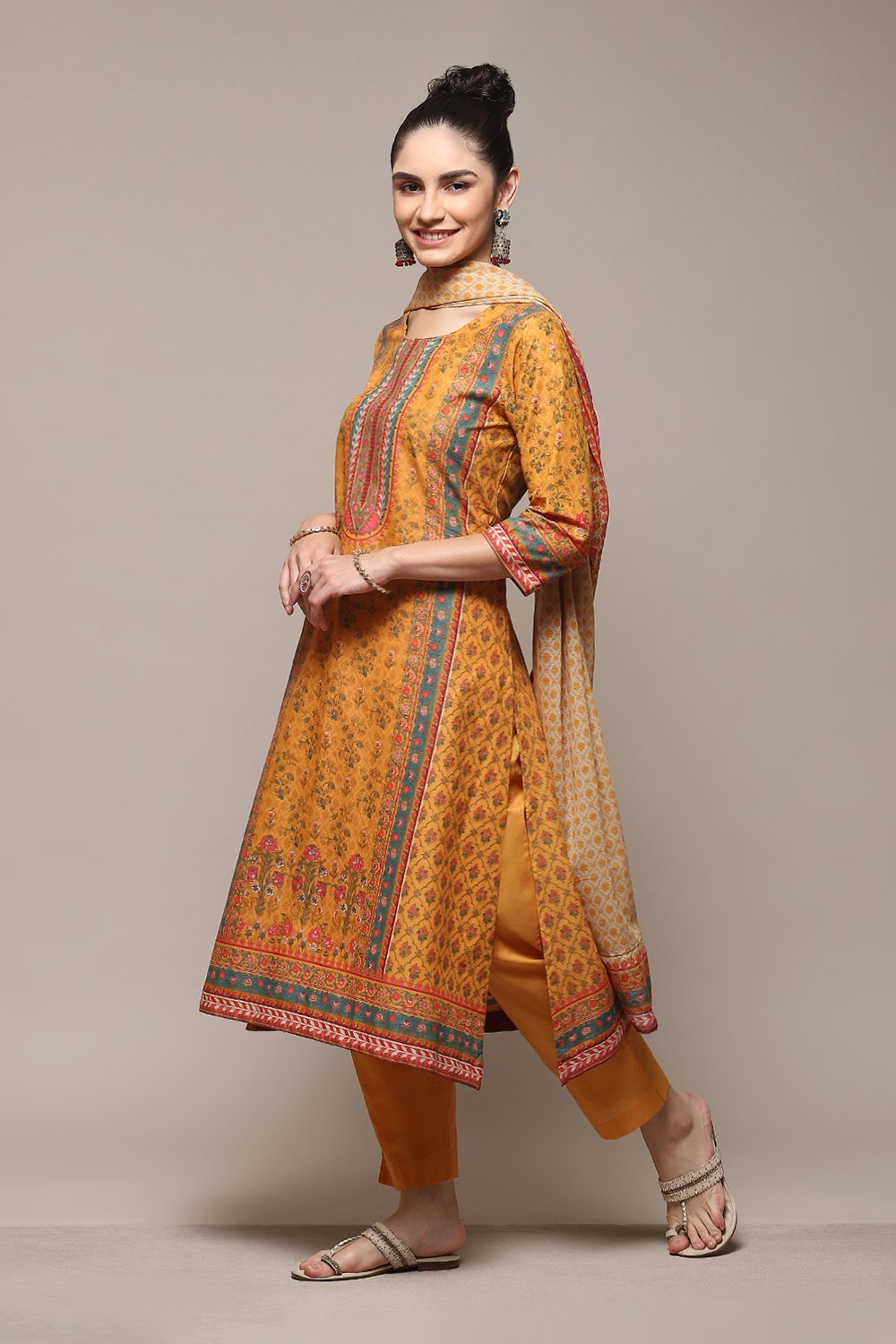 Mustard Cotton Straight Kurta Slim Pants Suit Set image number 5