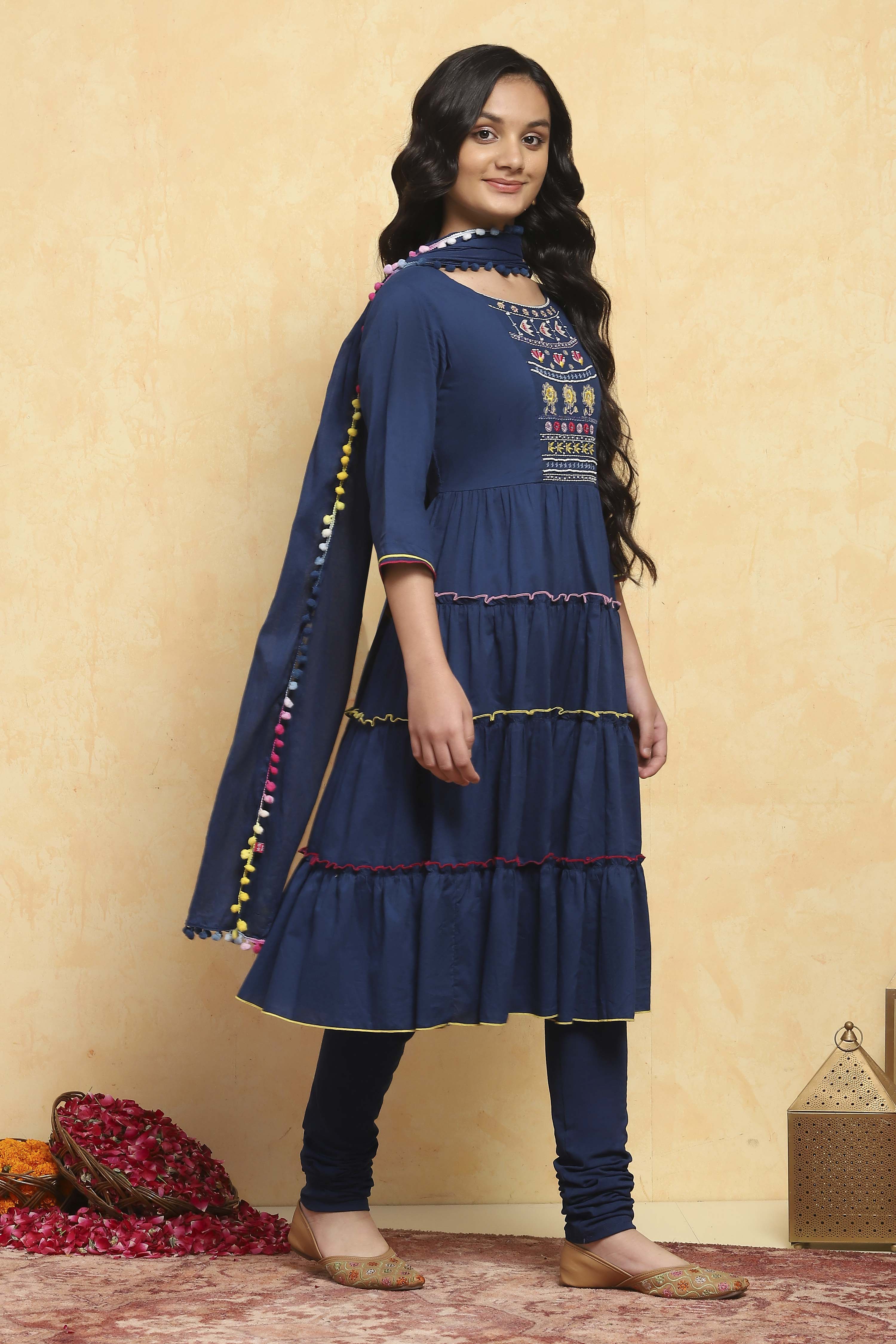 Green Cotton Tiered Solid Suit Set image number 5