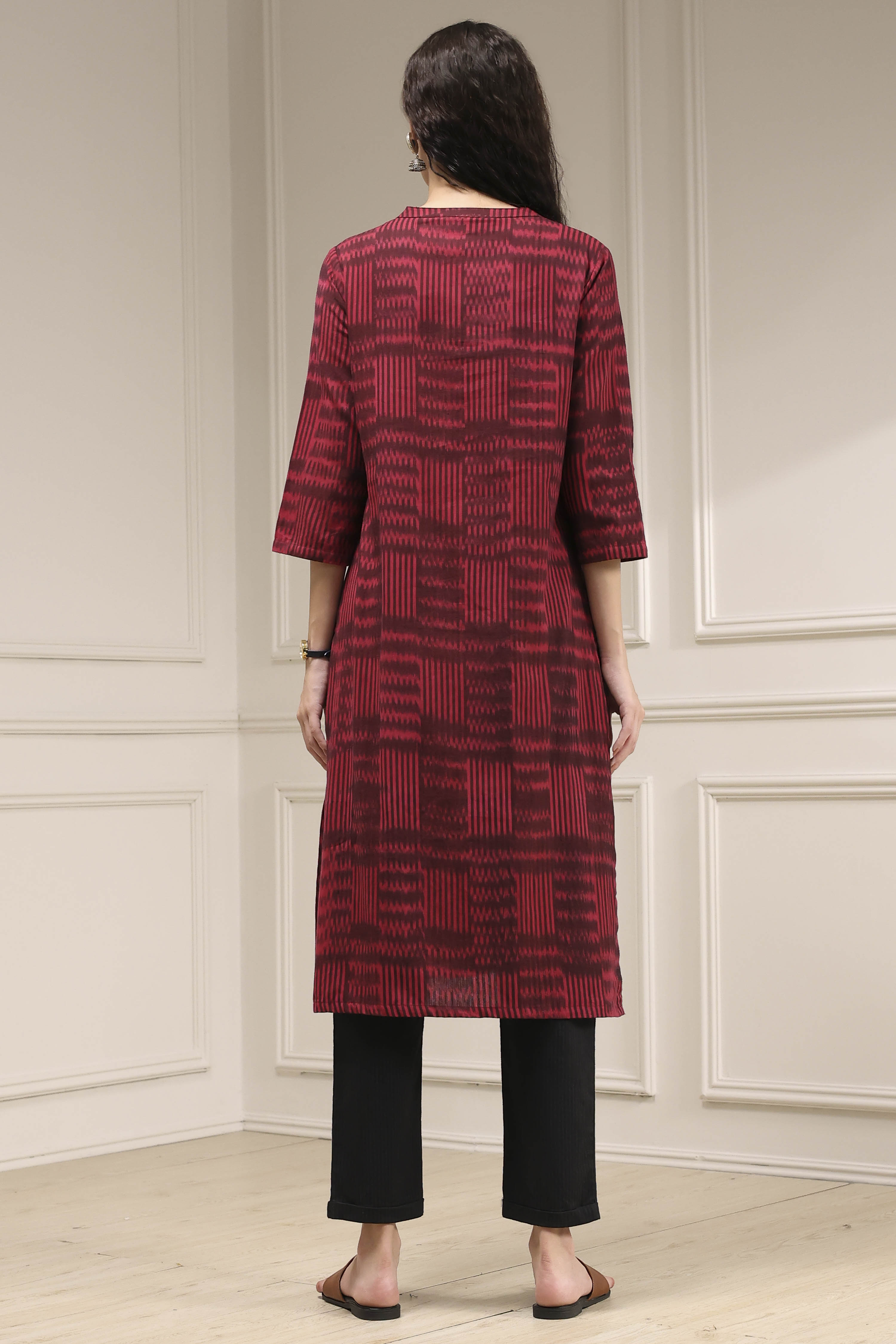 Maroon Cotton Ikat Straight Kurta image number 3