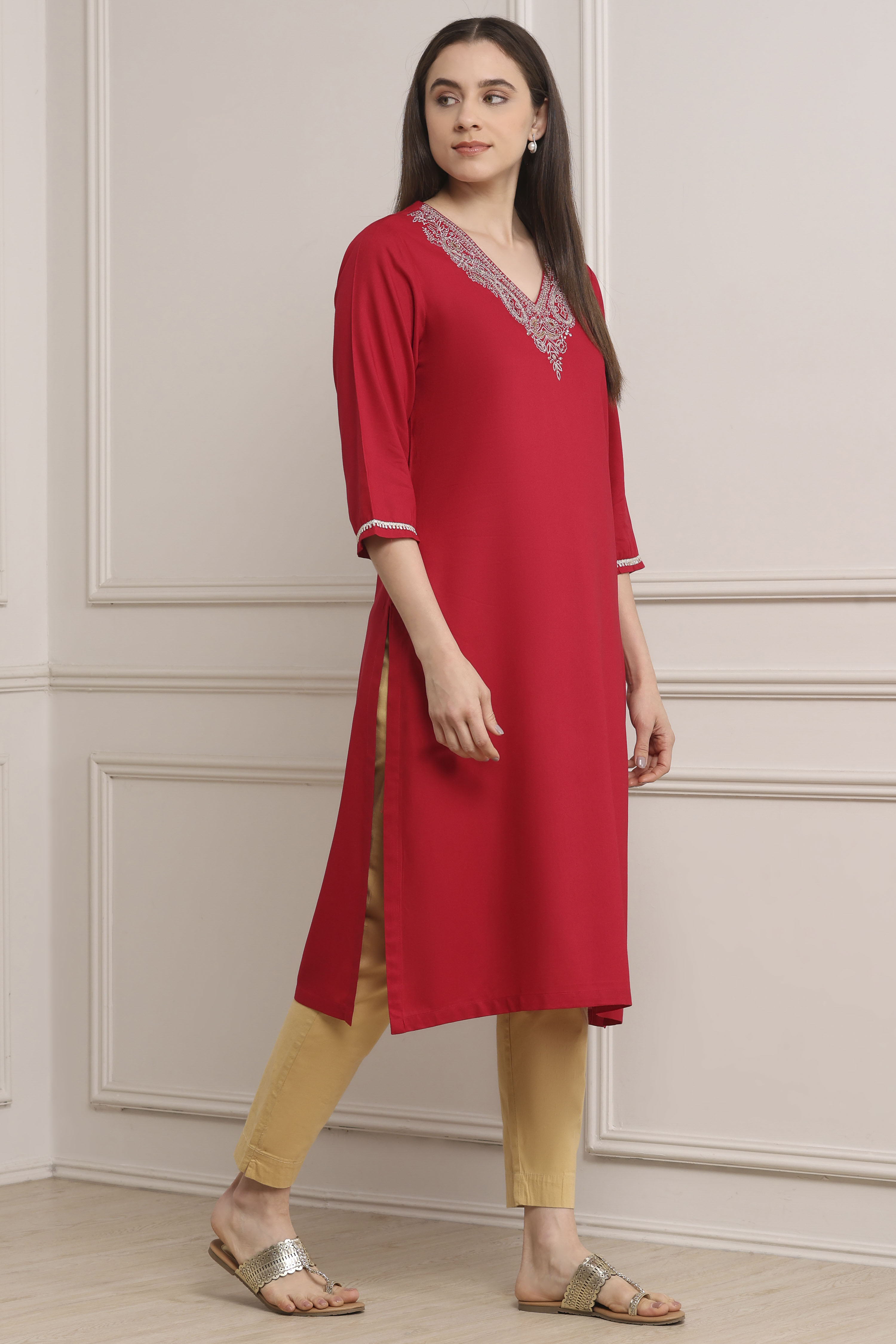 Red Solid Straight Kurta image number 4