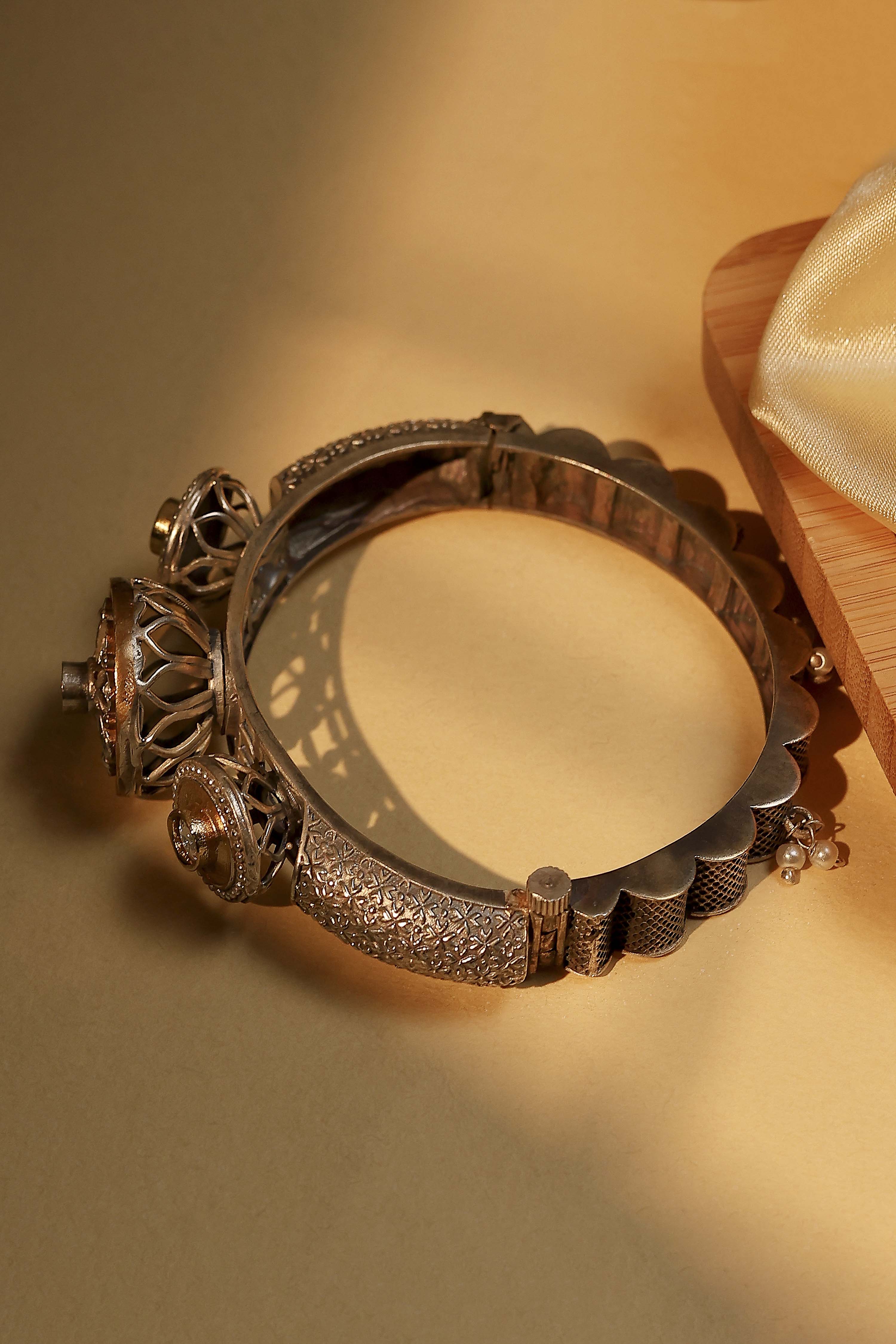 Oxid Gold Brass Bangles image number 3