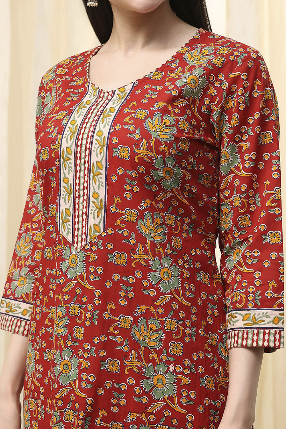 Red Cotton Screen Print Unstitched Suit Set image number 2