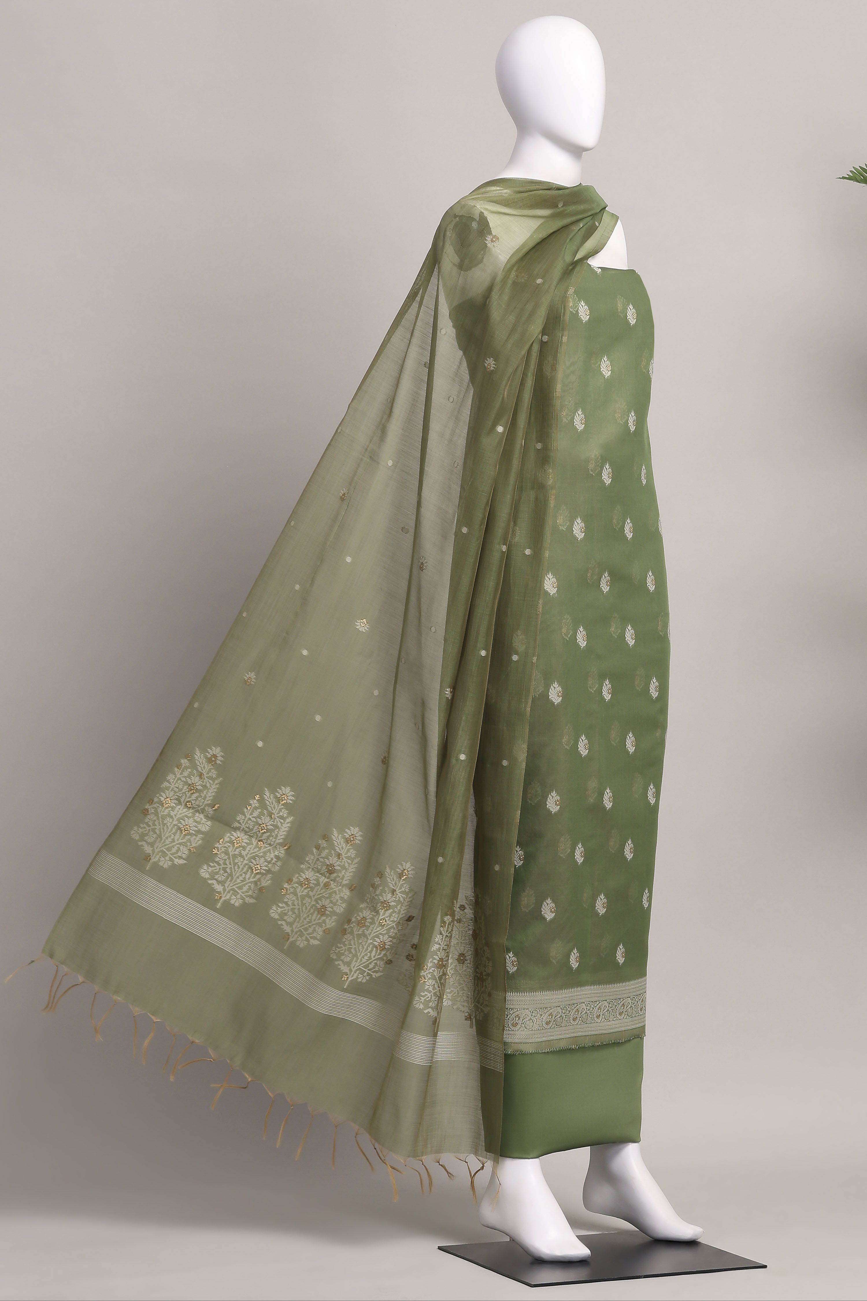 Pink Cotton Jamdani Unstitched Suit Set image number 4