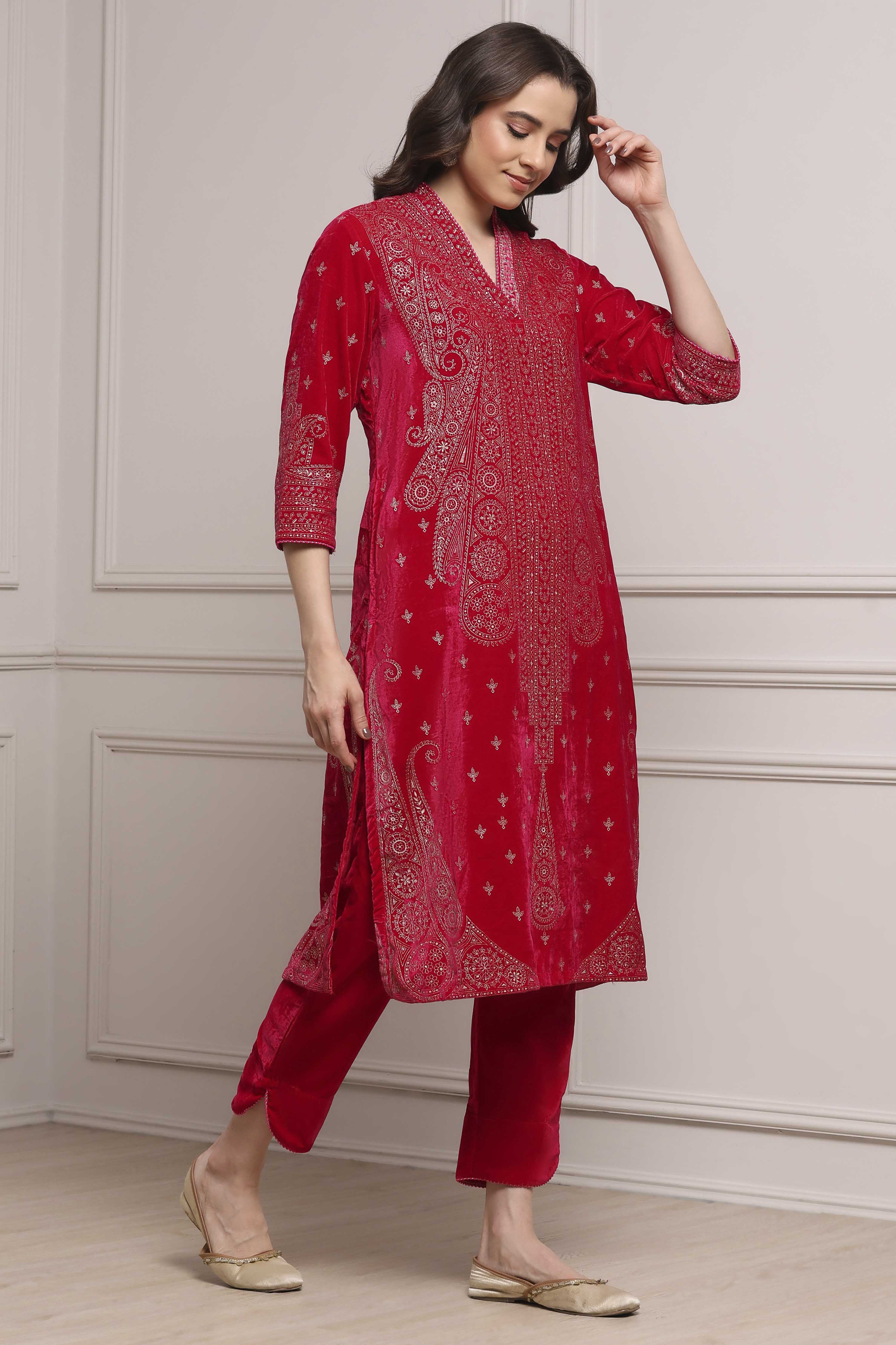 Pink Velvet Straight Winter Kurta Set image number 5