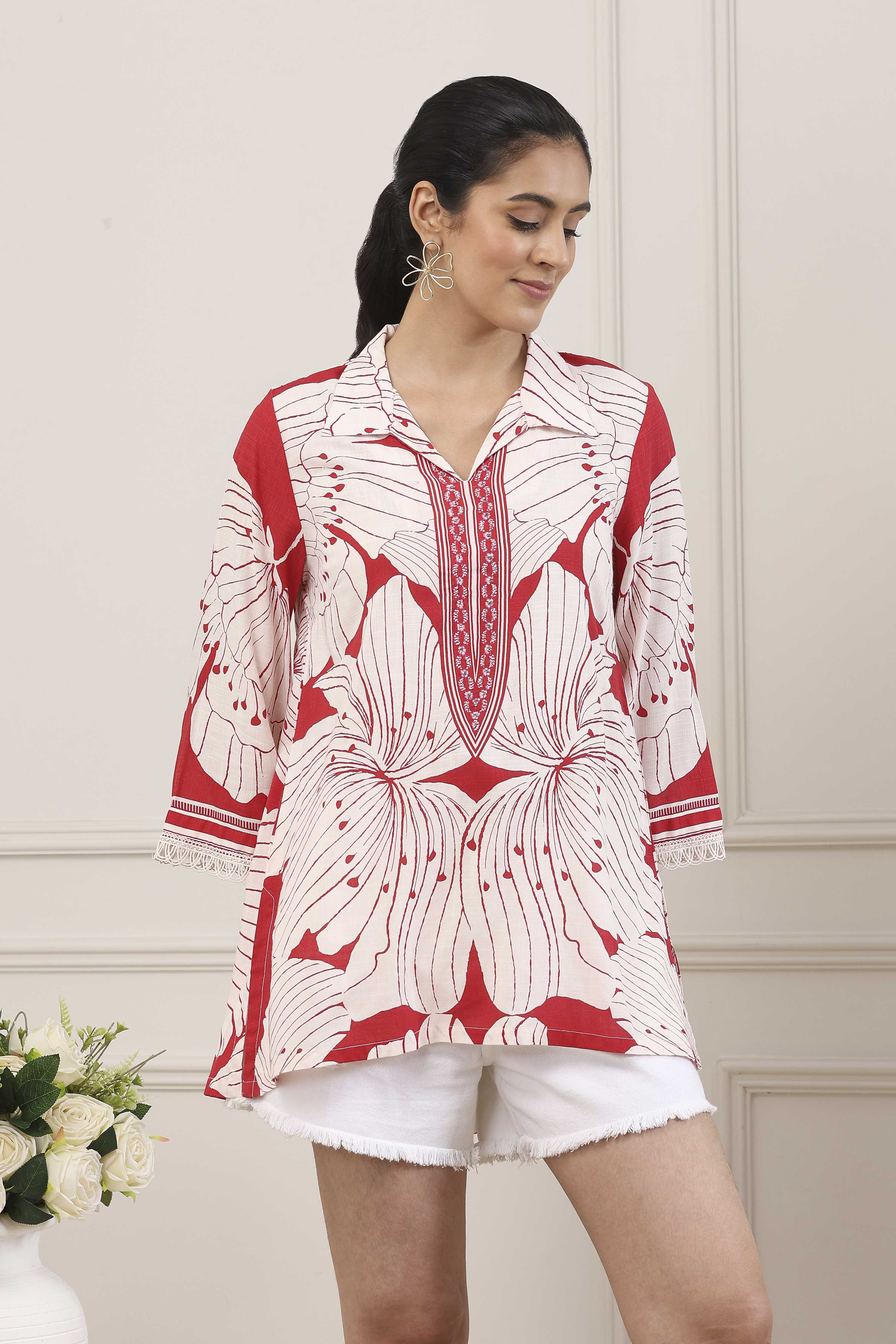 Red & White Floral Printed Straight Kurti image number 5