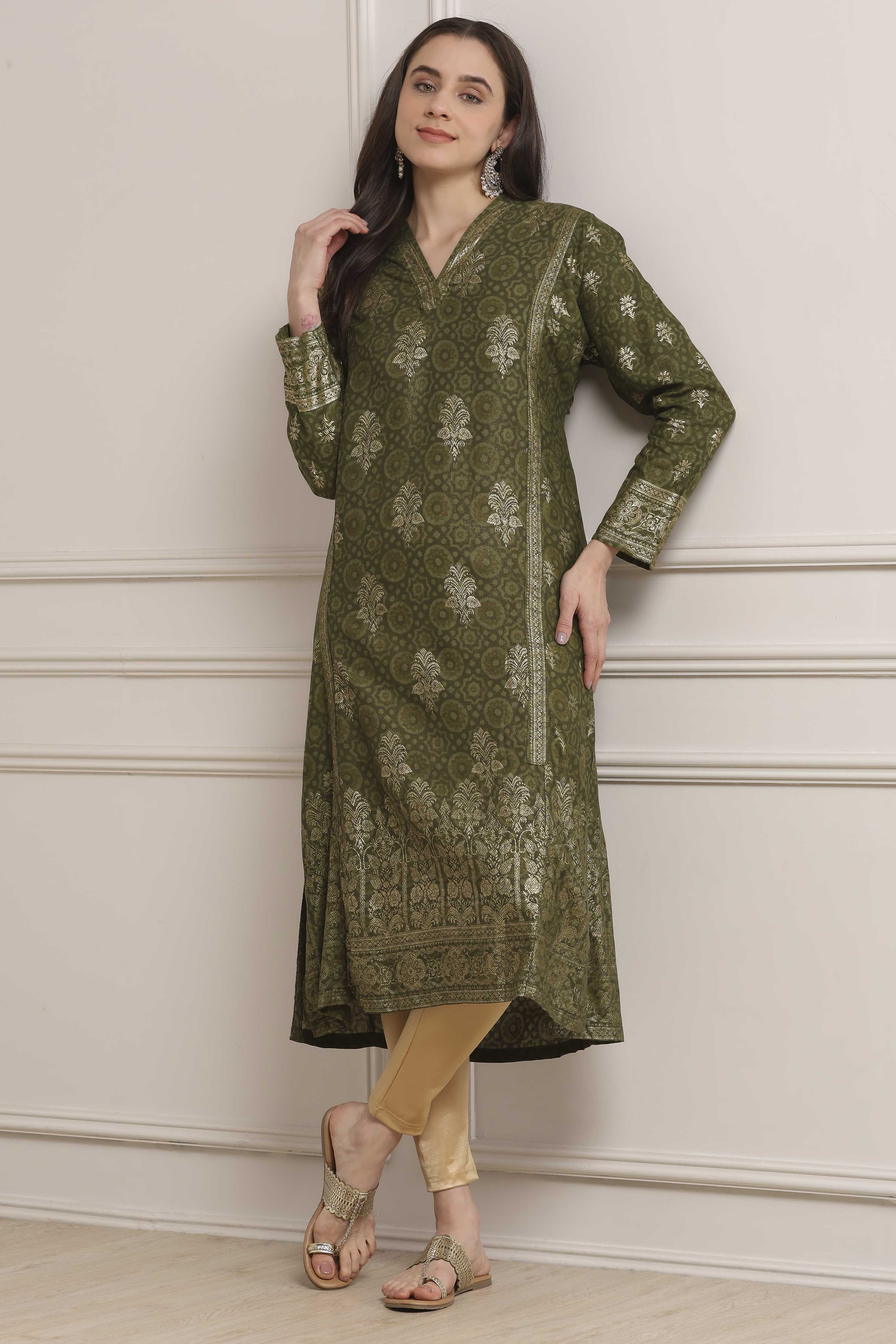 Green Viscose Rayon Straight Kurta Pants Set image number 0