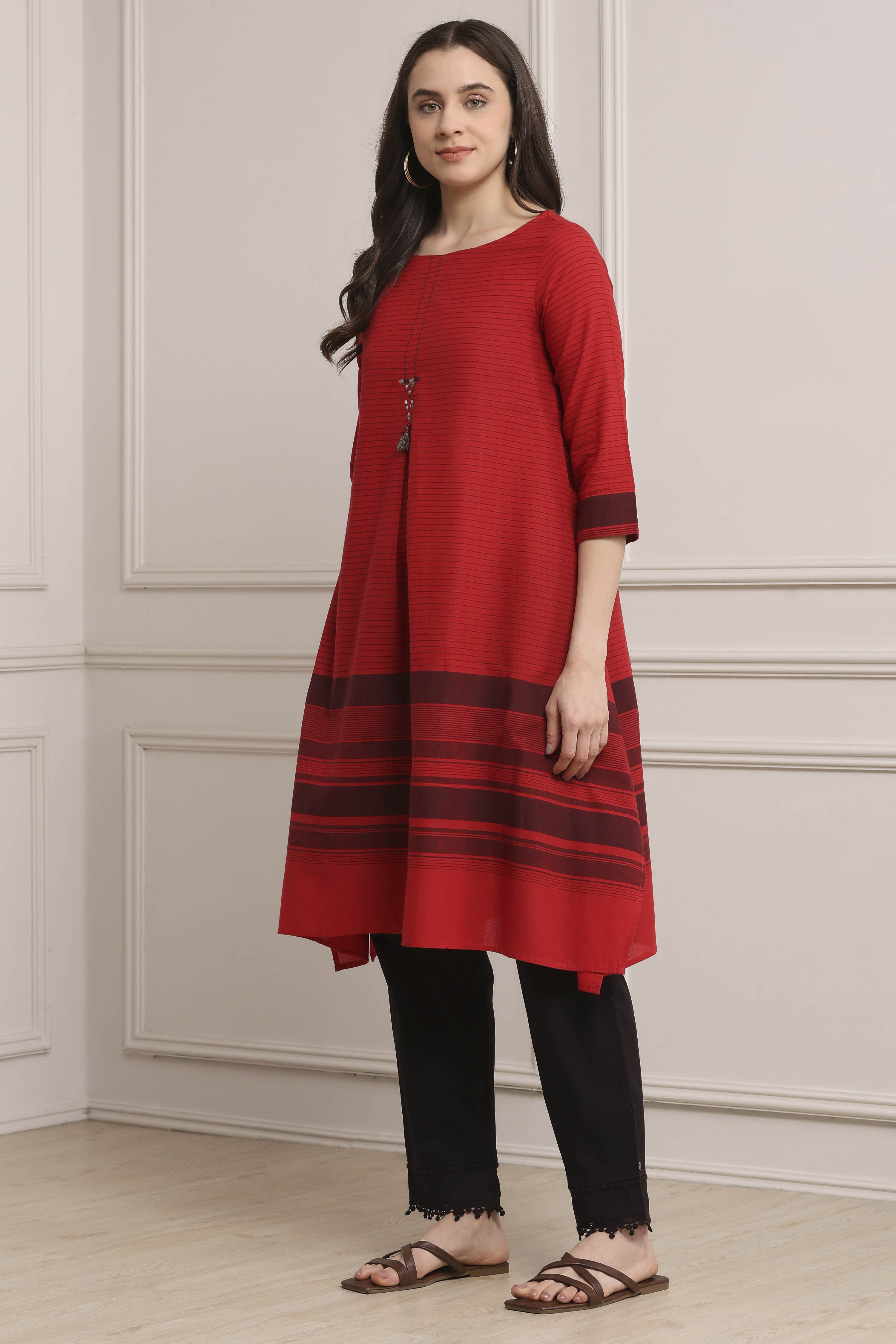 Red Cotton A-Line Kurta Pants Set image number 3