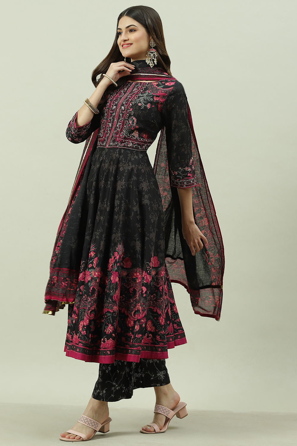 Black Cotton Silk Anarkali Kurta Palazzo Suit Set image number 7