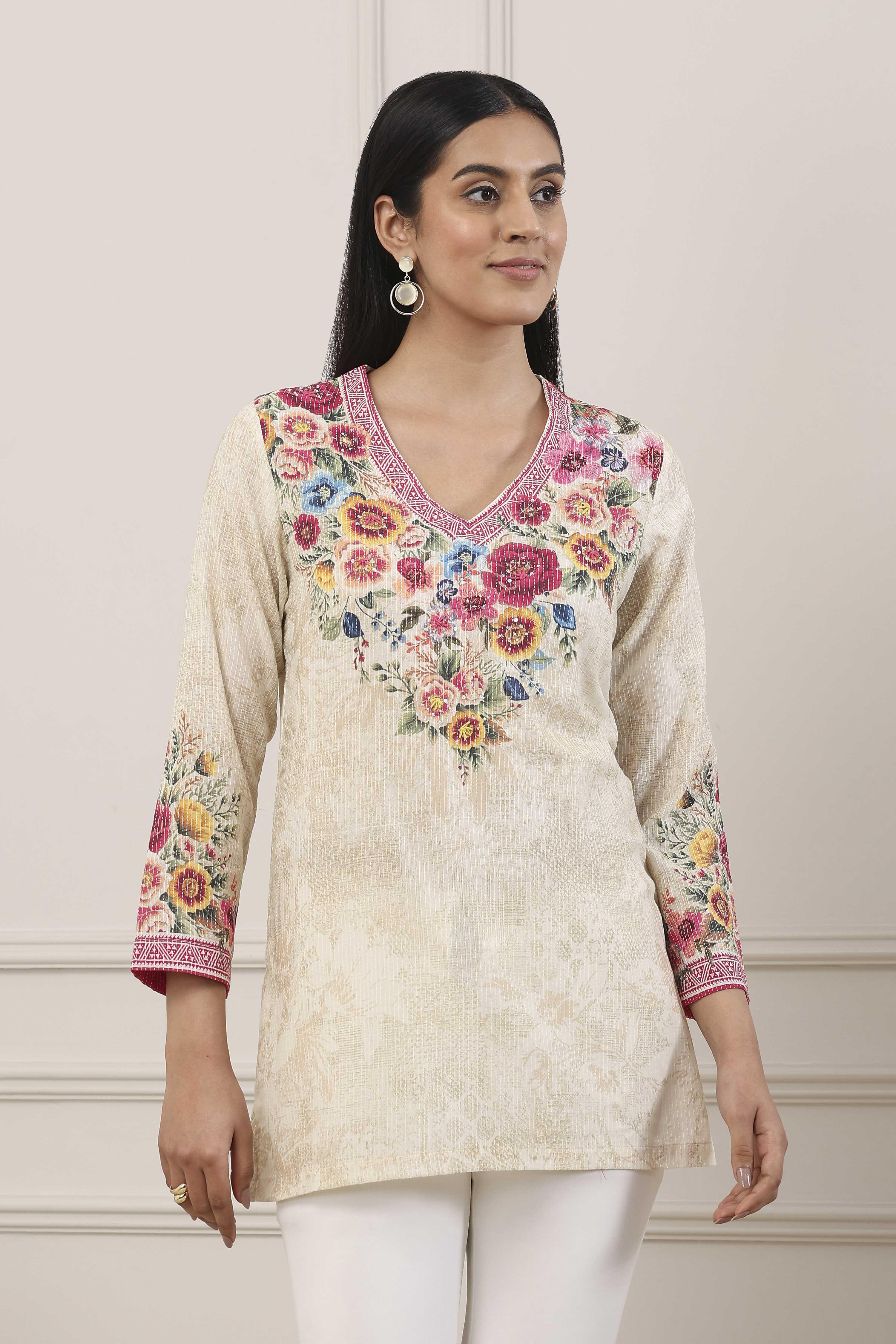 Pink Floral Printed Yoke Straight Kurti image number 5