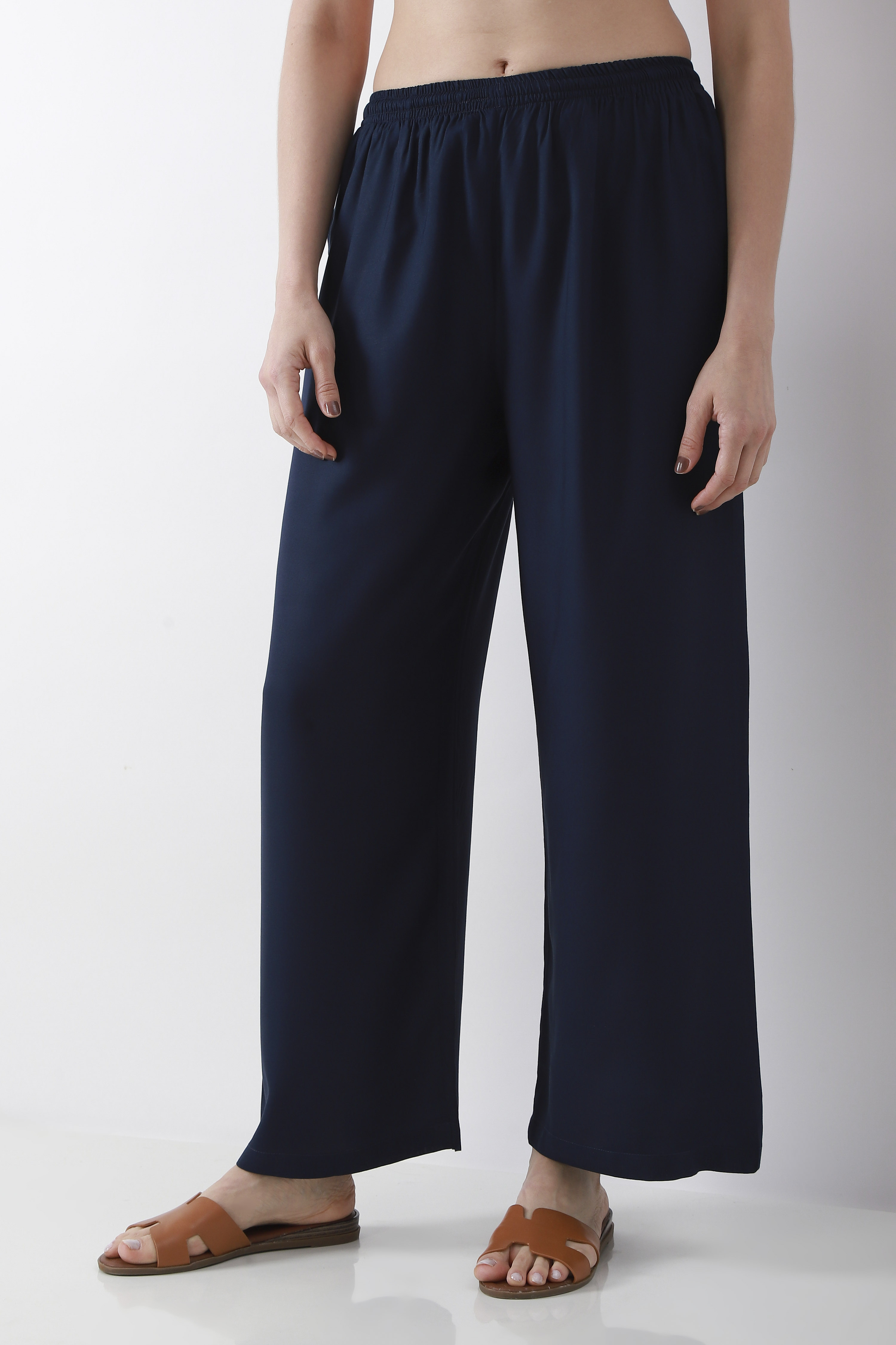 Green Solid Straight Palazzos image number 4