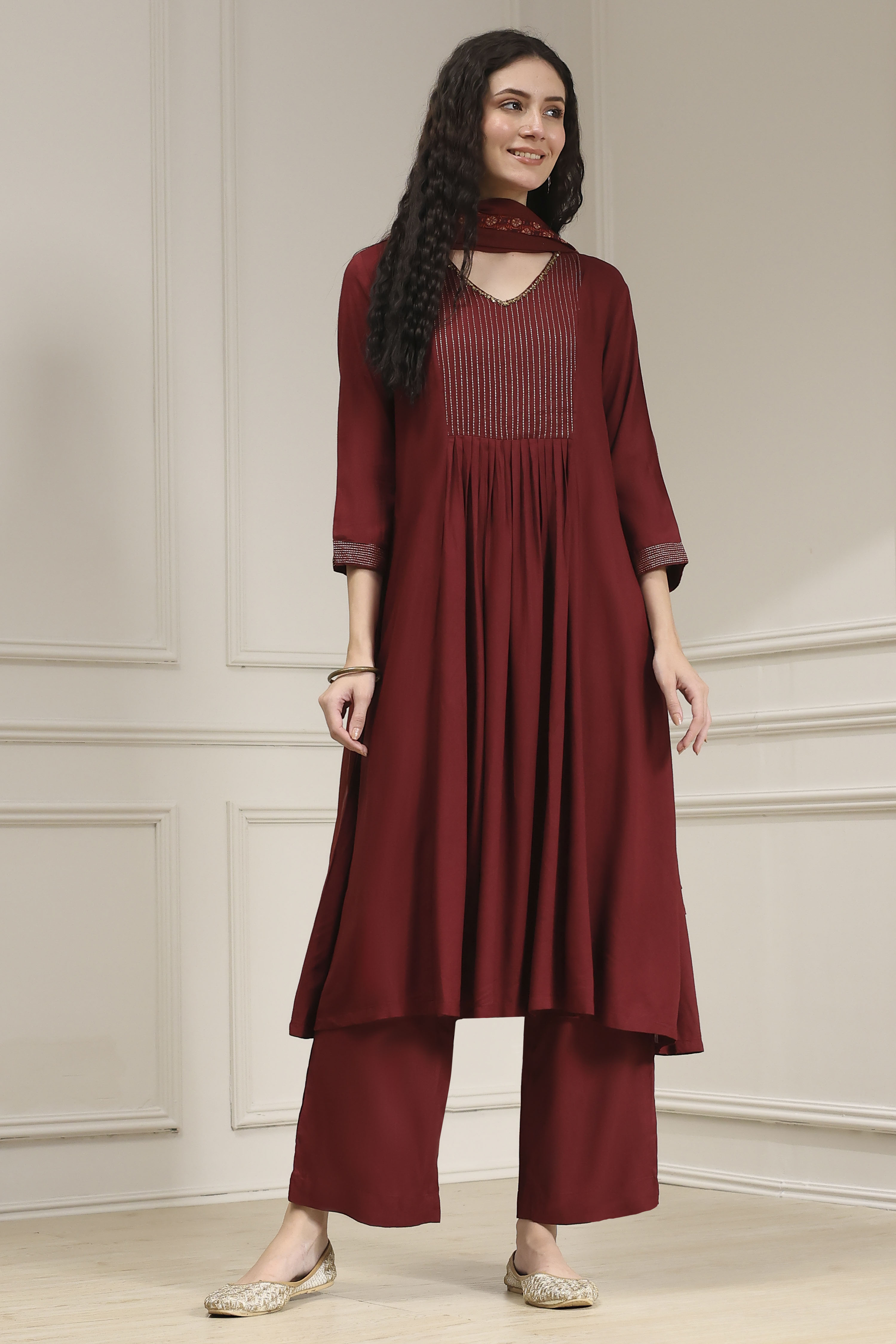 Blue Solid Gathered Suit Set image number 6