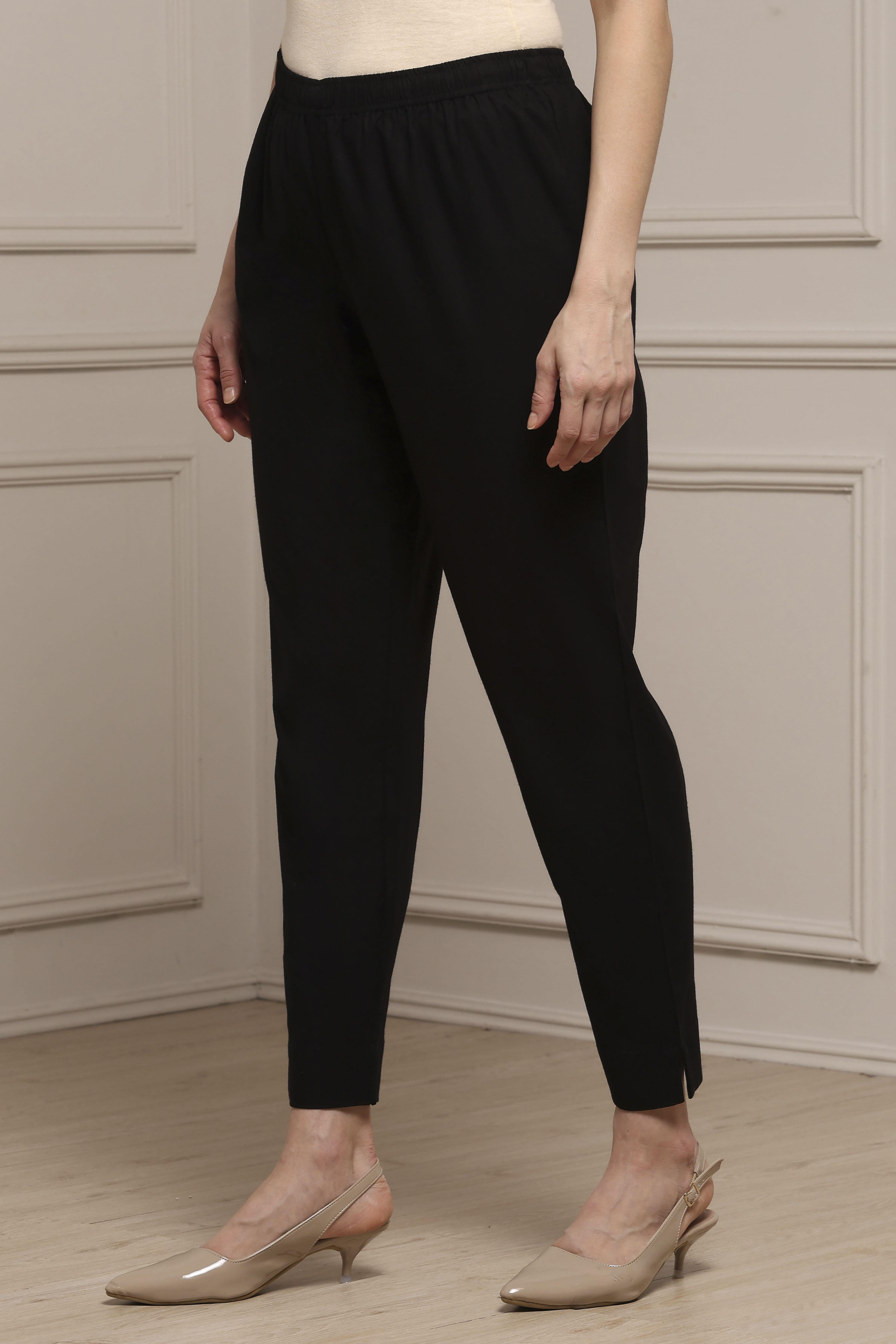 Bottle Green Cotton Solid Fitted Pants image number 2