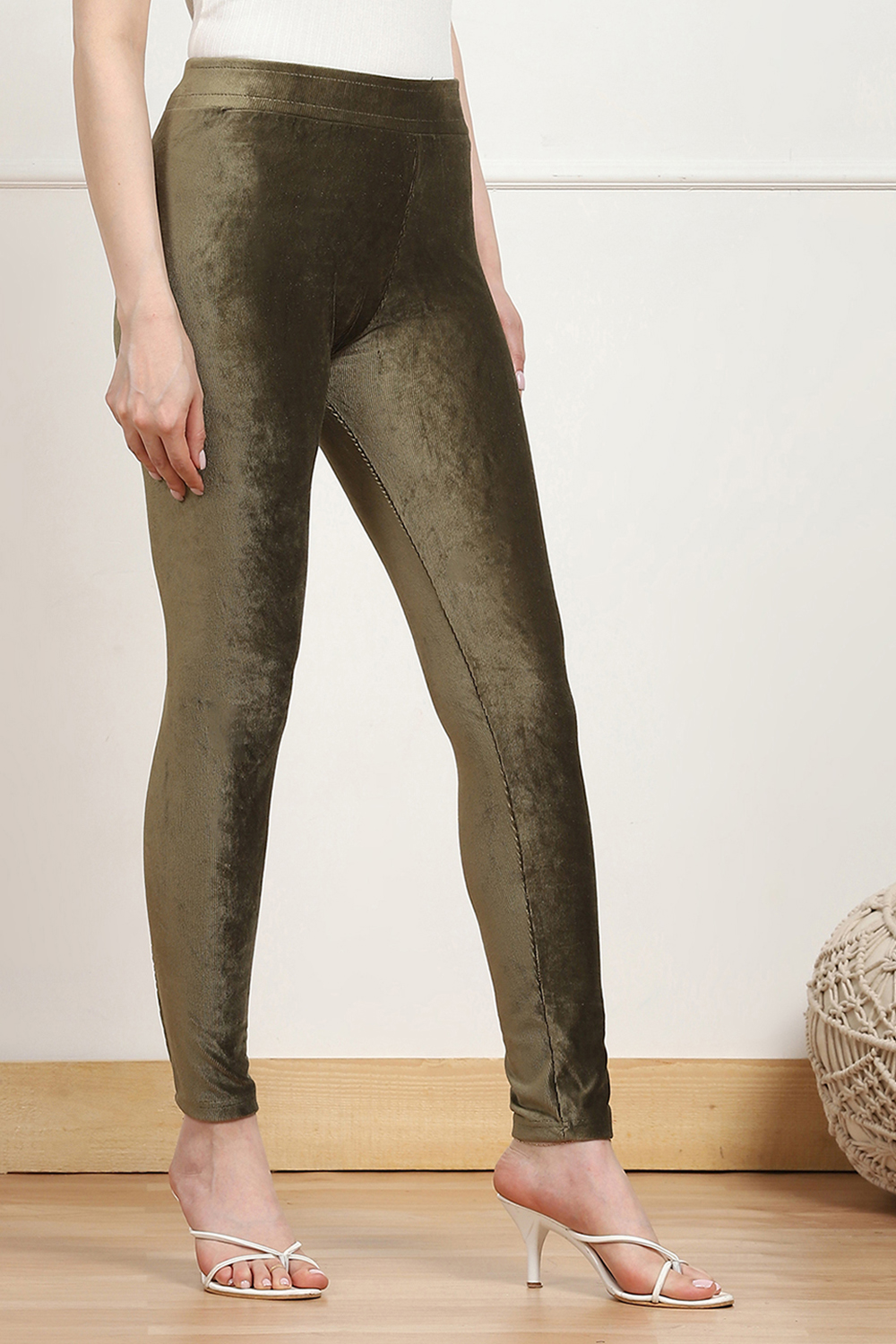 Burgundy Cotton Solid Jeggings image number 3