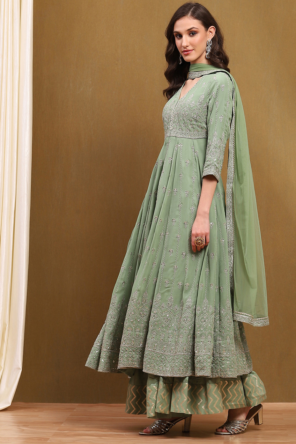 Green Viscose Georgette Embroidered Anarkali Suit Set image number 3