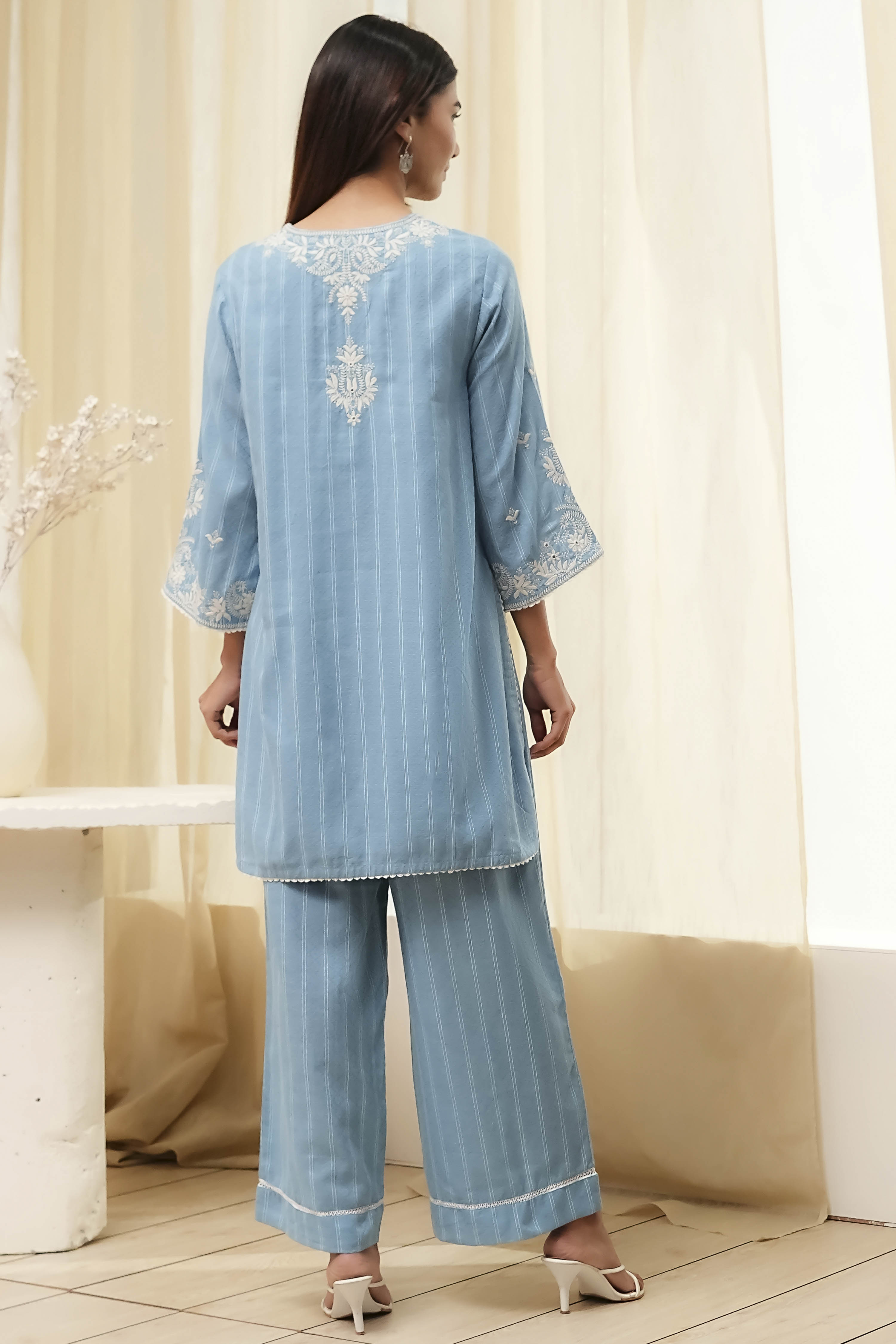 Blue Cotton Embroidered Straight Kurta Set image number 4