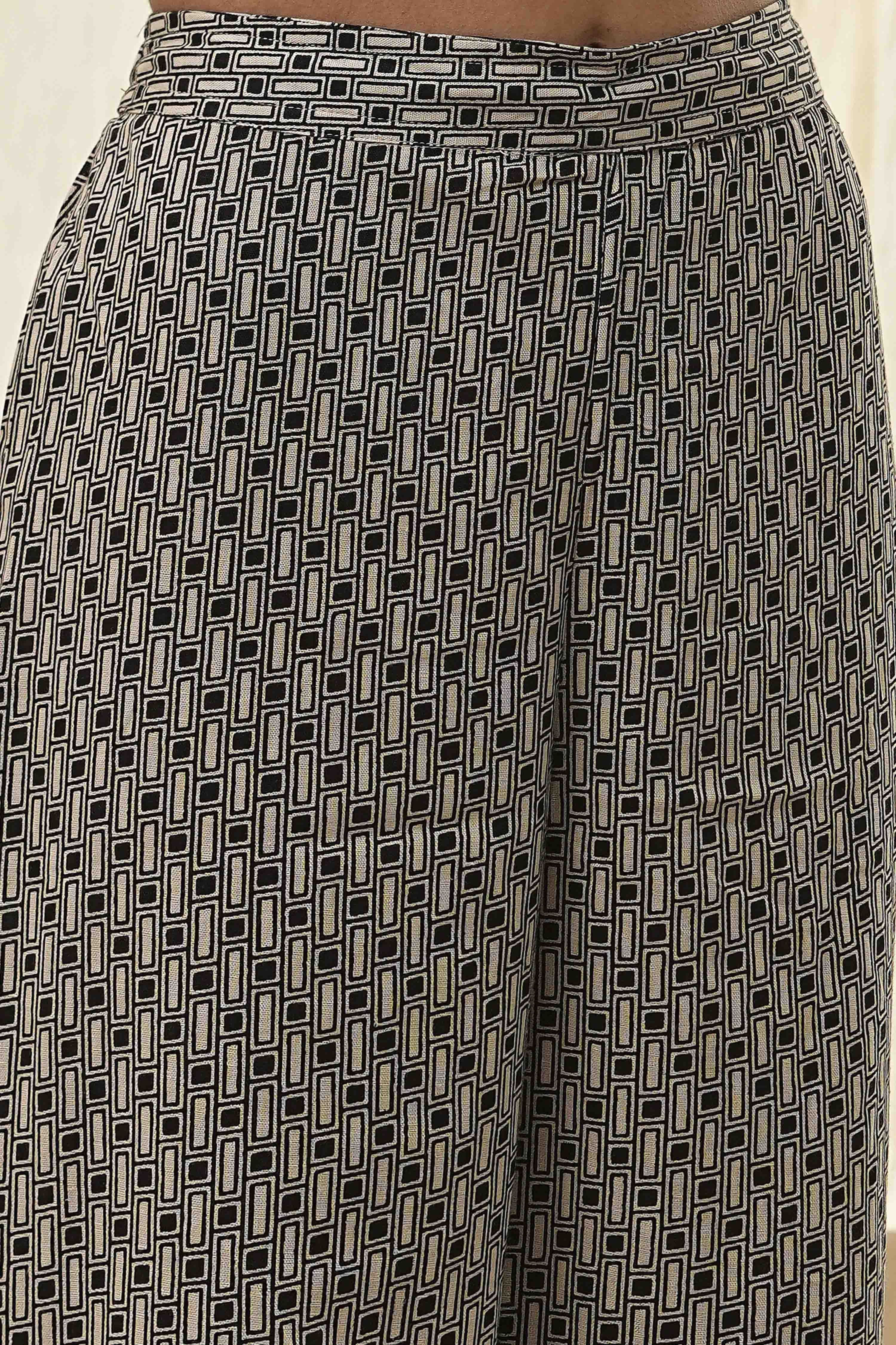 Black and Beige Printed Straight Kurta Set image number 2