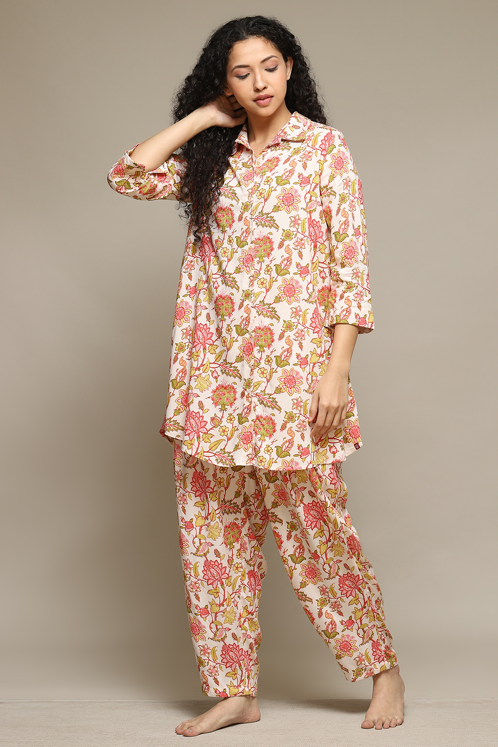 Off White & Red Rayon Printed 2 Piece Sleepwear Set image number 3