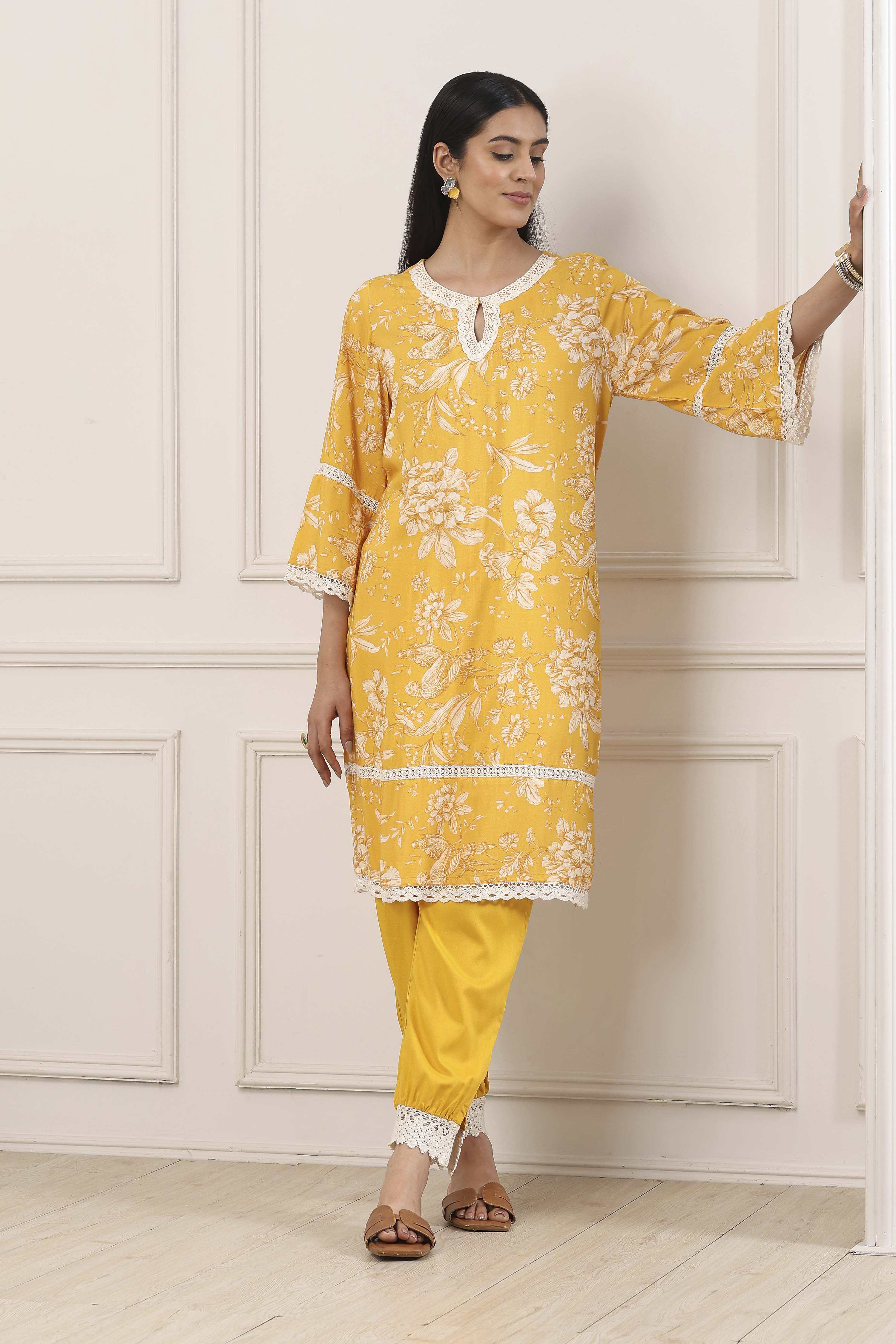 Red Floral Lace Work Straight Suit Set image number 0